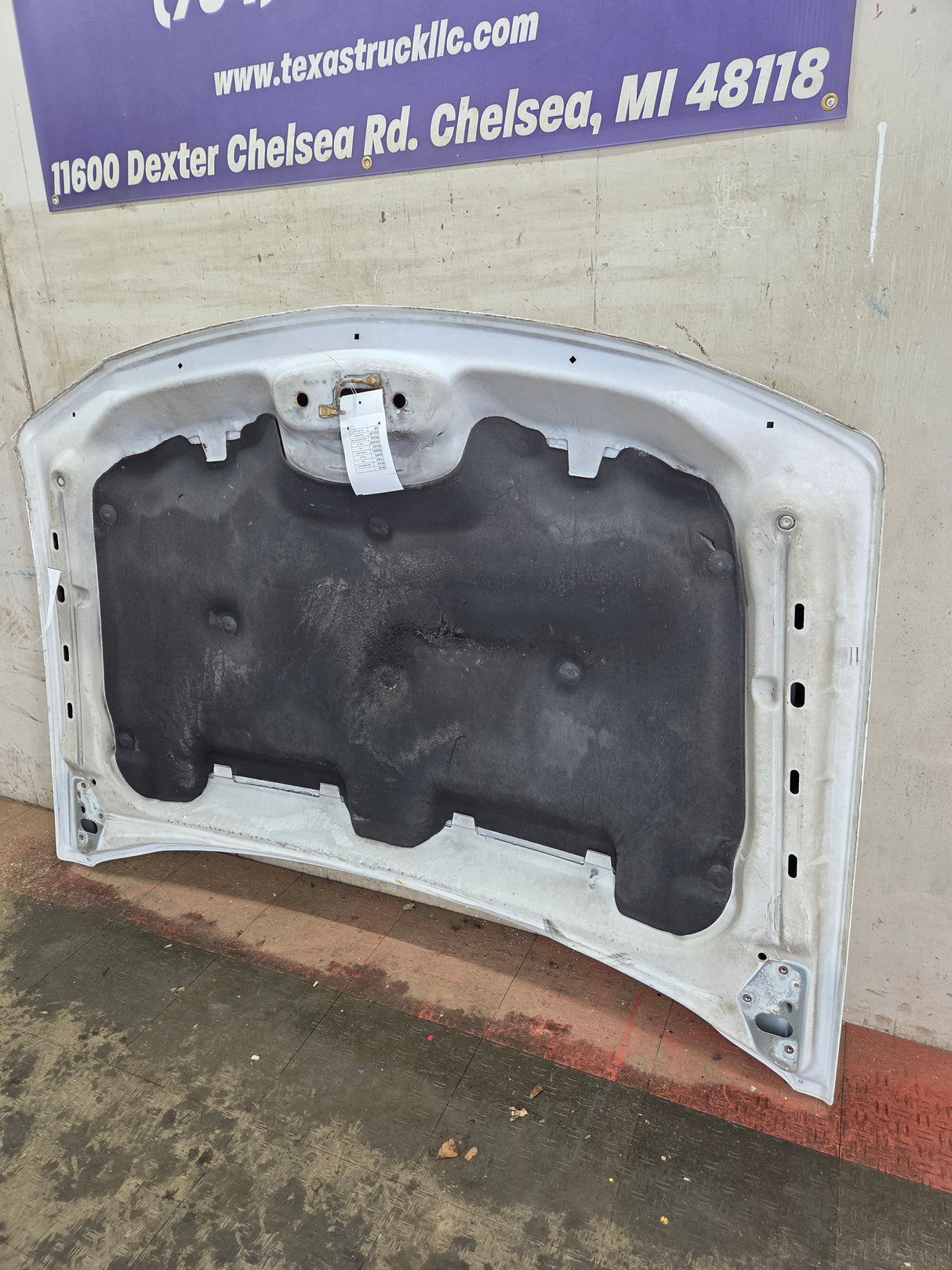 2003-2006 Chevrolet Silverado 2500 3500 Cateye HD Hood OEM