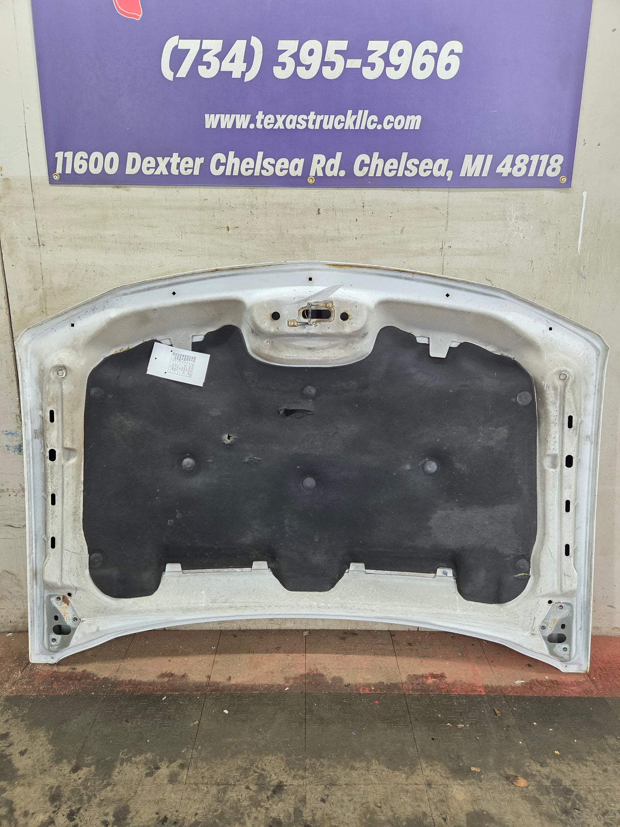 2003-2006 Chevrolet Silverado 2500 3500 Cateye HD Hood OEM