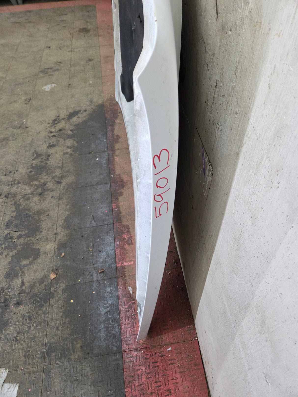 2003-2006 Chevrolet Silverado 2500 3500 Cateye HD Hood OEM