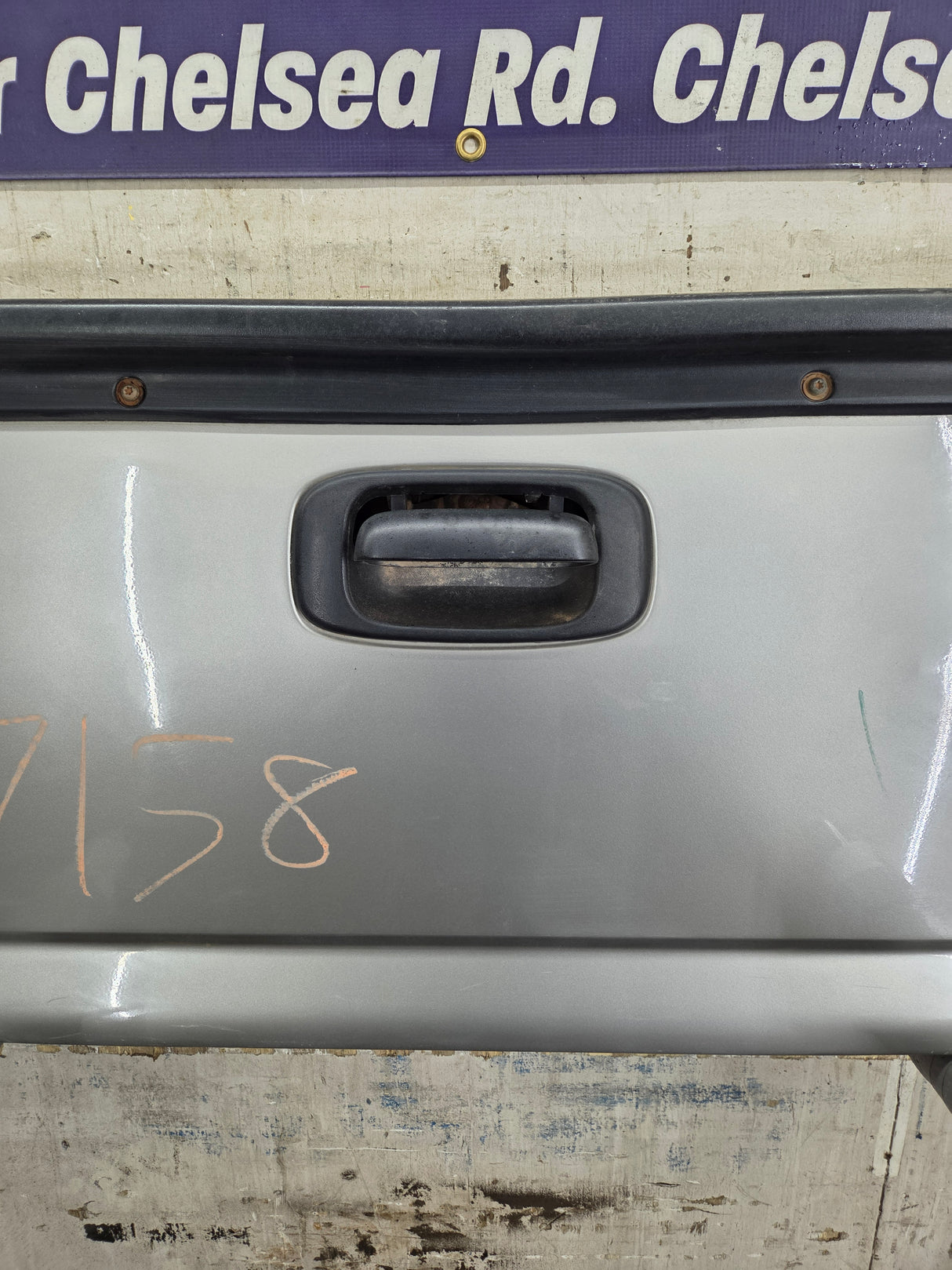 1999-2007 Chevrolet Silverado / GMC Sierra 1500 2500 3500 Tailgate
