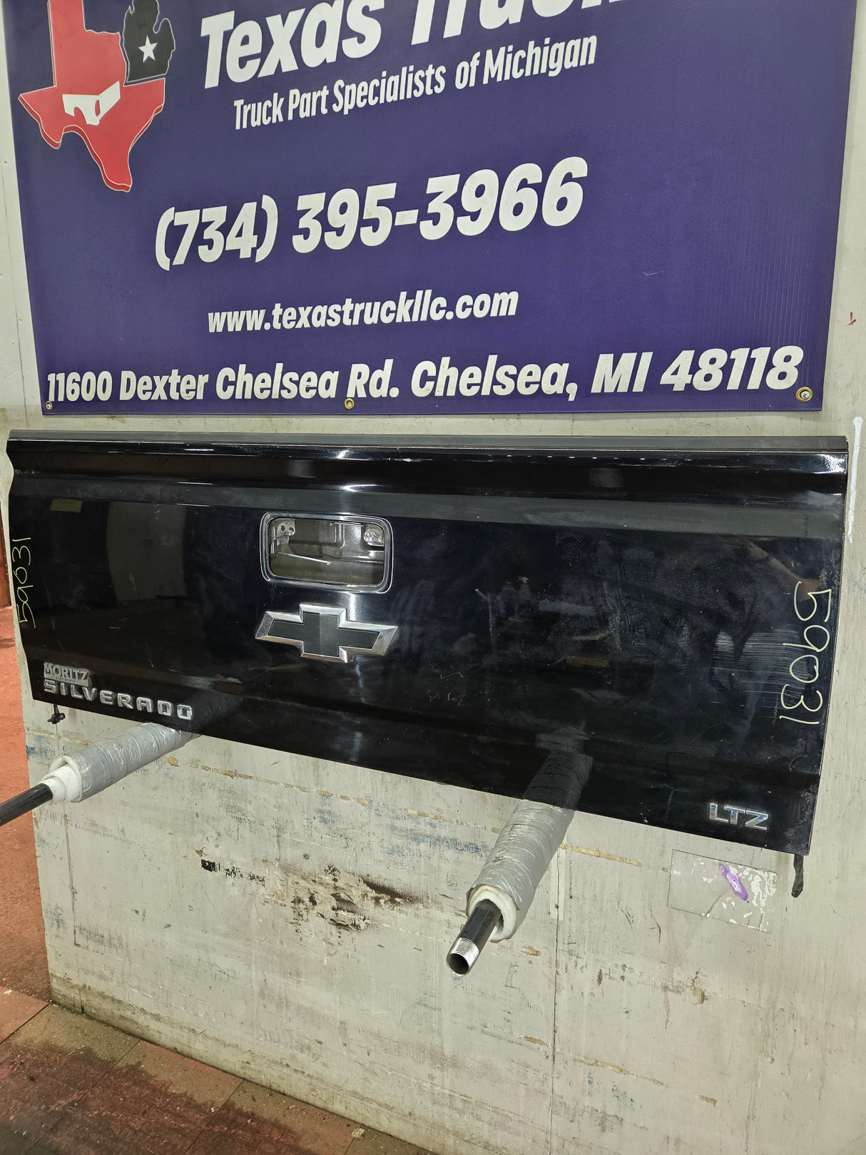 2014-2019 Chevrolet Silverado / GMC Sierra 1500 2500 3500 HD Tailgate