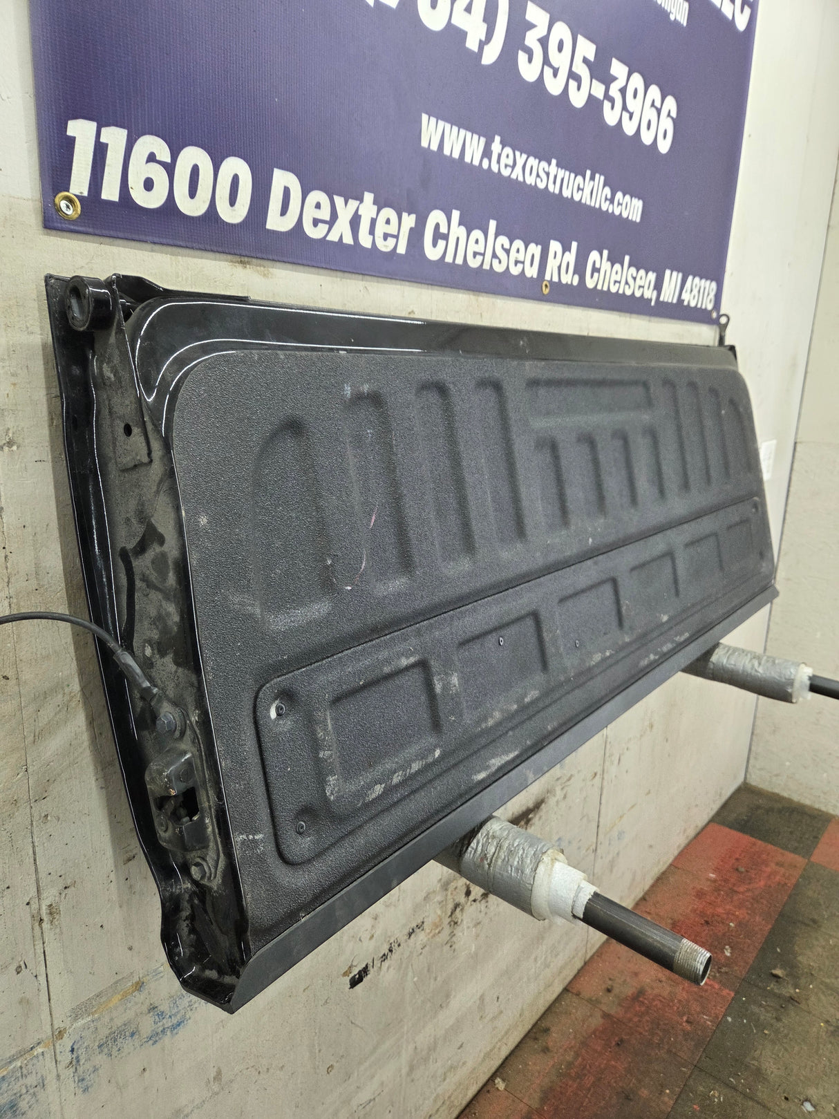 2014-2019 Chevrolet Silverado / GMC Sierra 1500 2500 3500 HD Tailgate