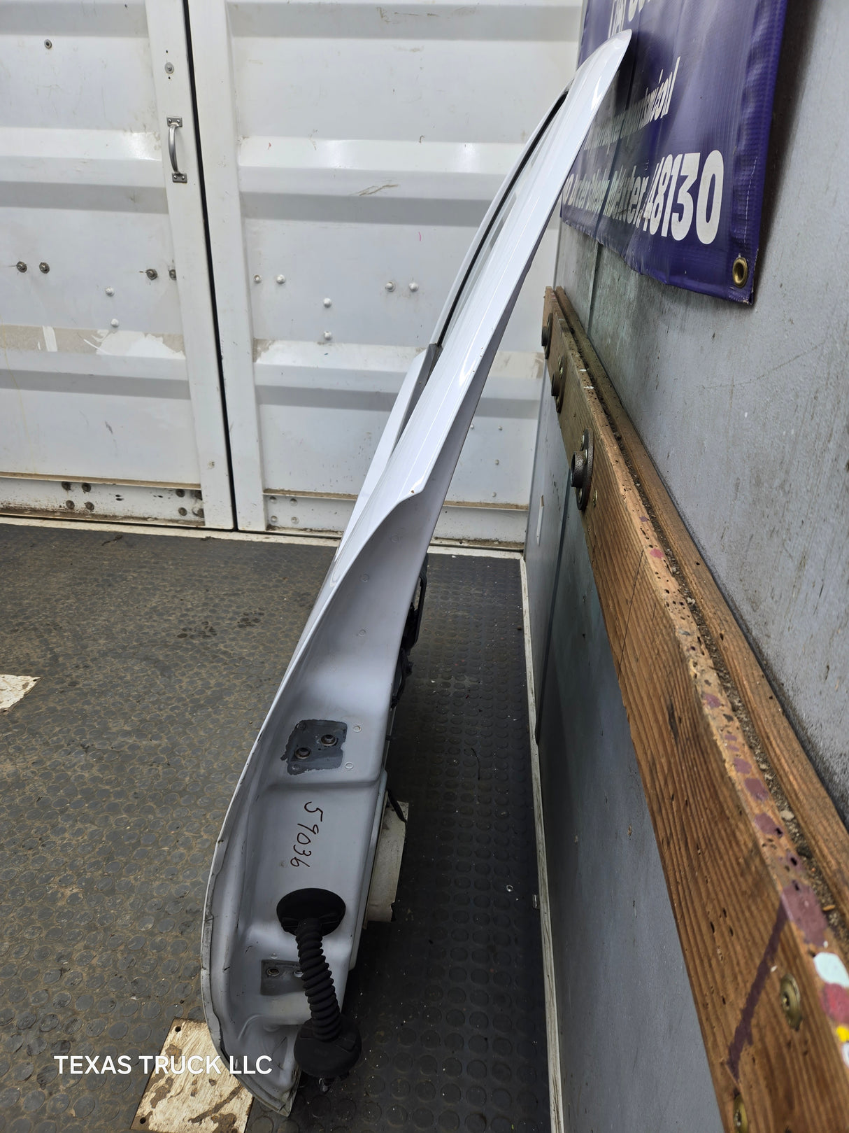 2007-2013 Chevrolet Silverado / GMC Sierra 1500 2500 3500 HD RH Front Passenger Side Door
