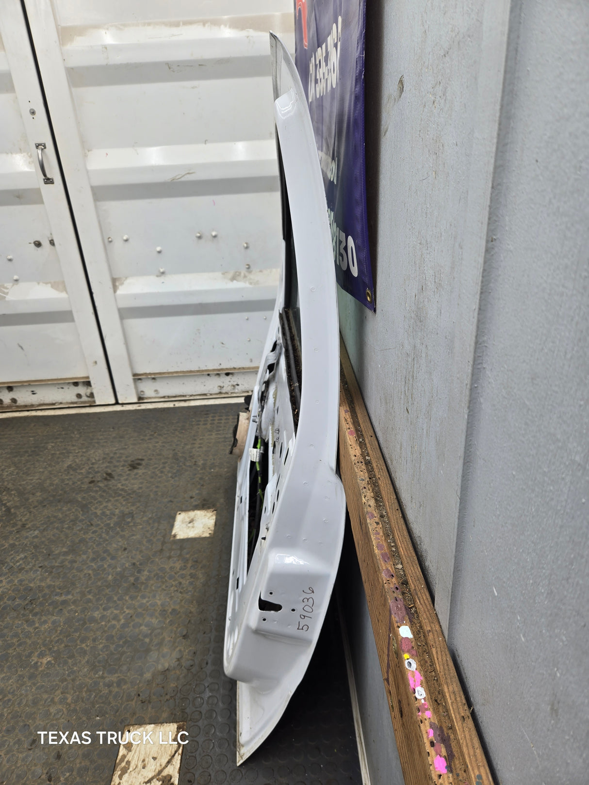 2007-2013 Chevrolet Silverado / GMC Sierra 1500 2500 3500 HD RH Front Passenger Side Door