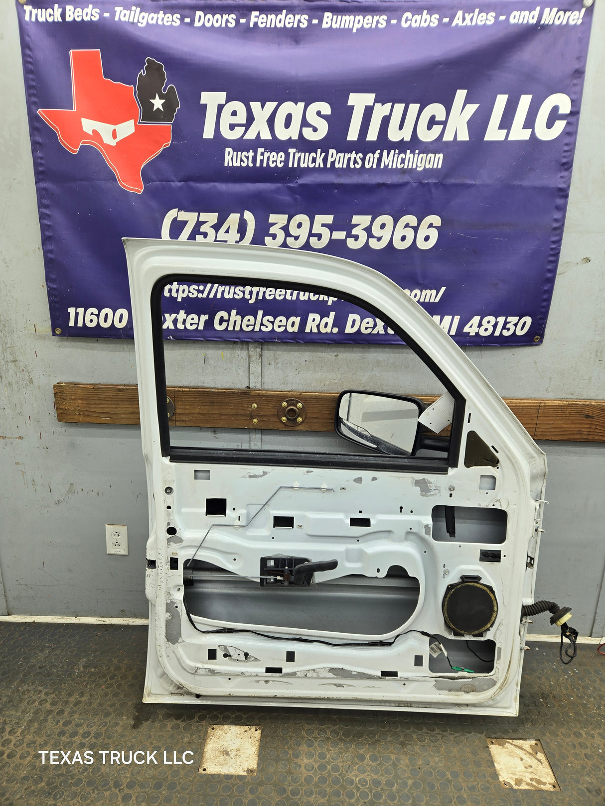 1999-2006 Chevrolet Silverado / GMC Sierra 1500 2500 3500 HD Front Driver Side Door LH
