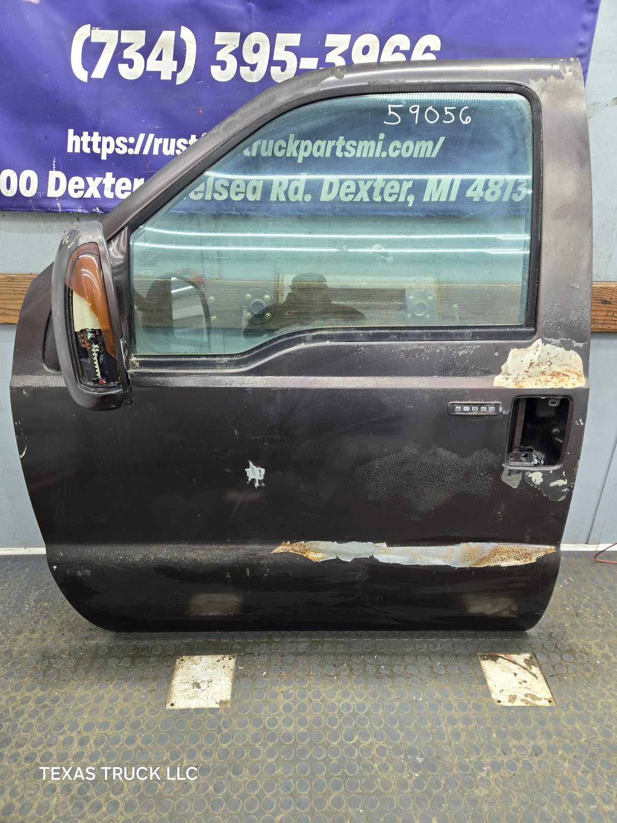 1999-2011 Ford Super Duty LH Driver Side Front Door F250 F350 F450 F550