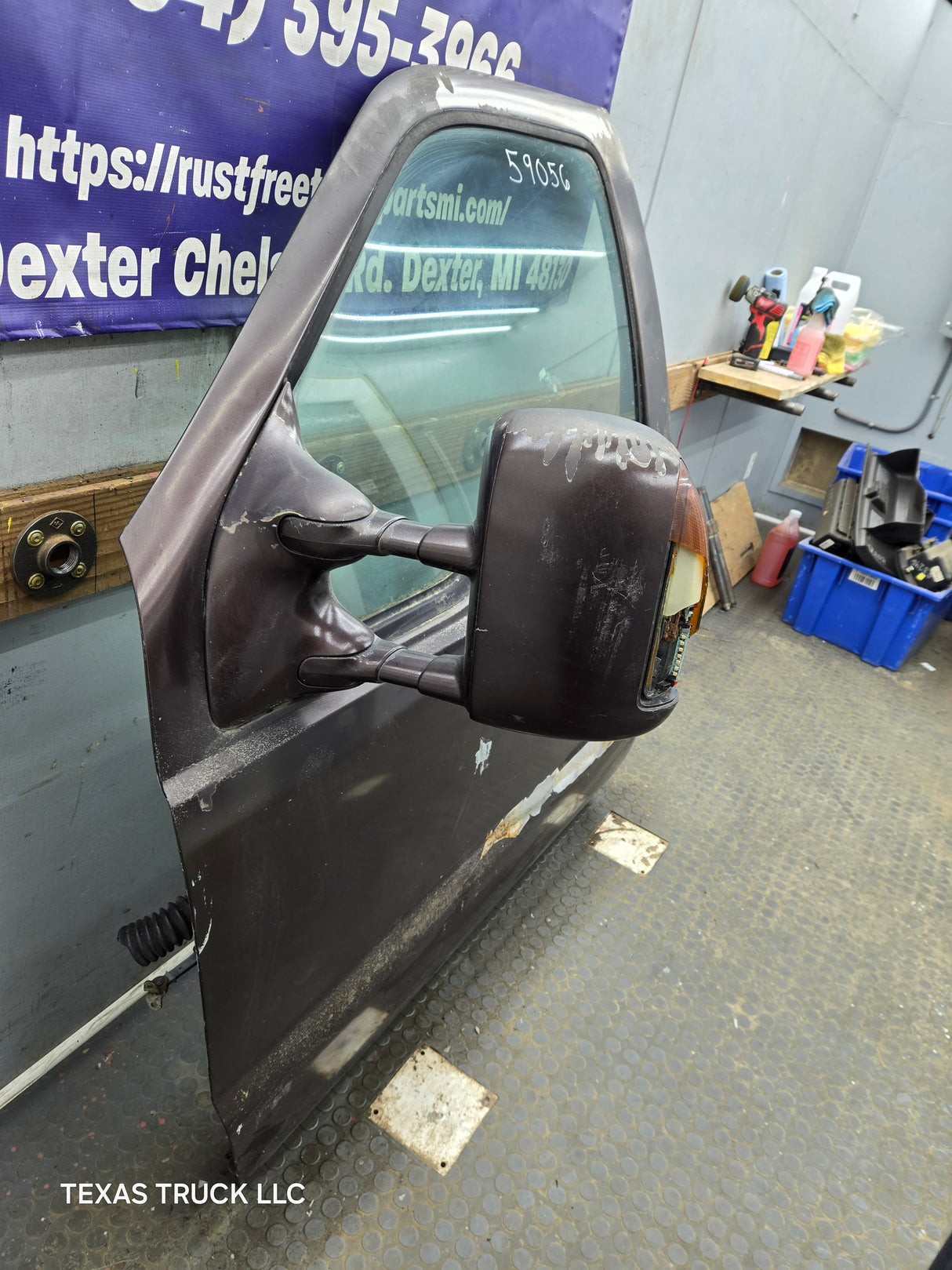 1999-2011 Ford Super Duty LH Driver Side Front Door F250 F350 F450 F550
