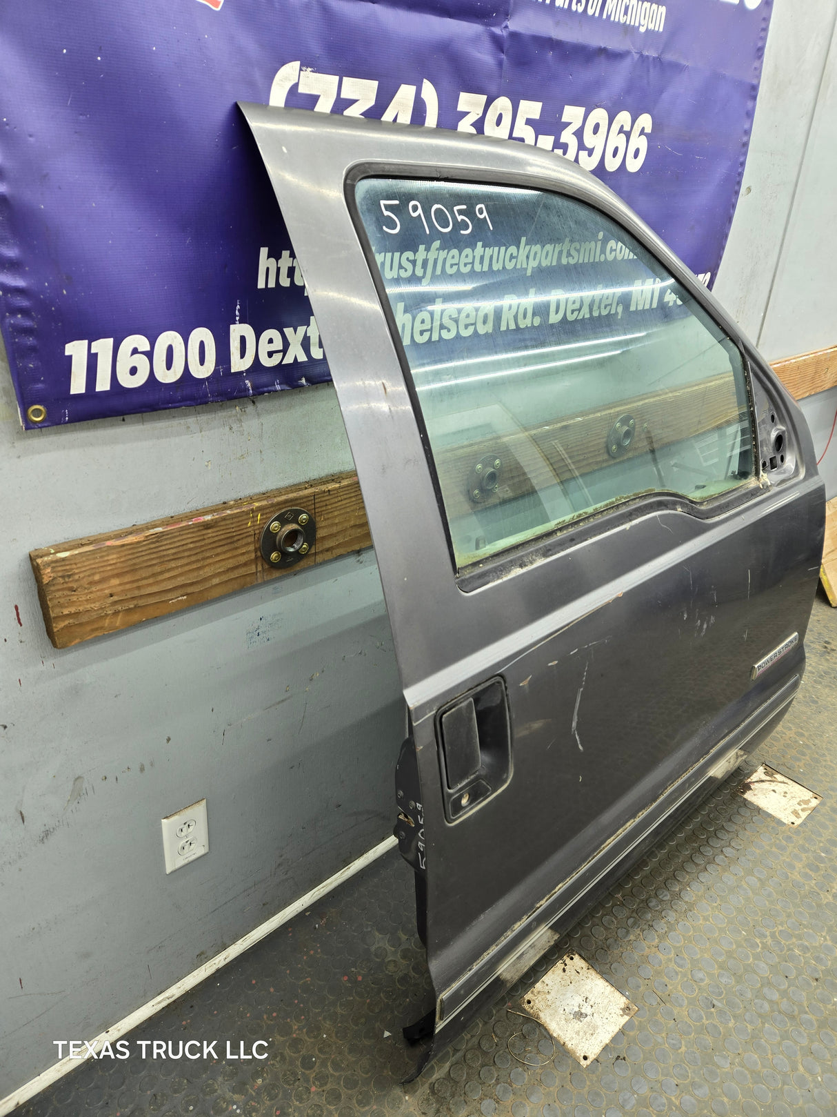 1999-2011 Ford Super Duty / Excursion Front Passenger RH Door F250 F350 F450 F550