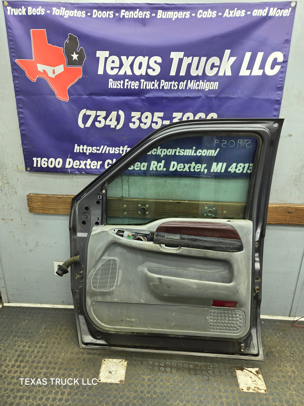 1999-2011 Ford Super Duty / Excursion Front Passenger RH Door F250 F350 F450 F550