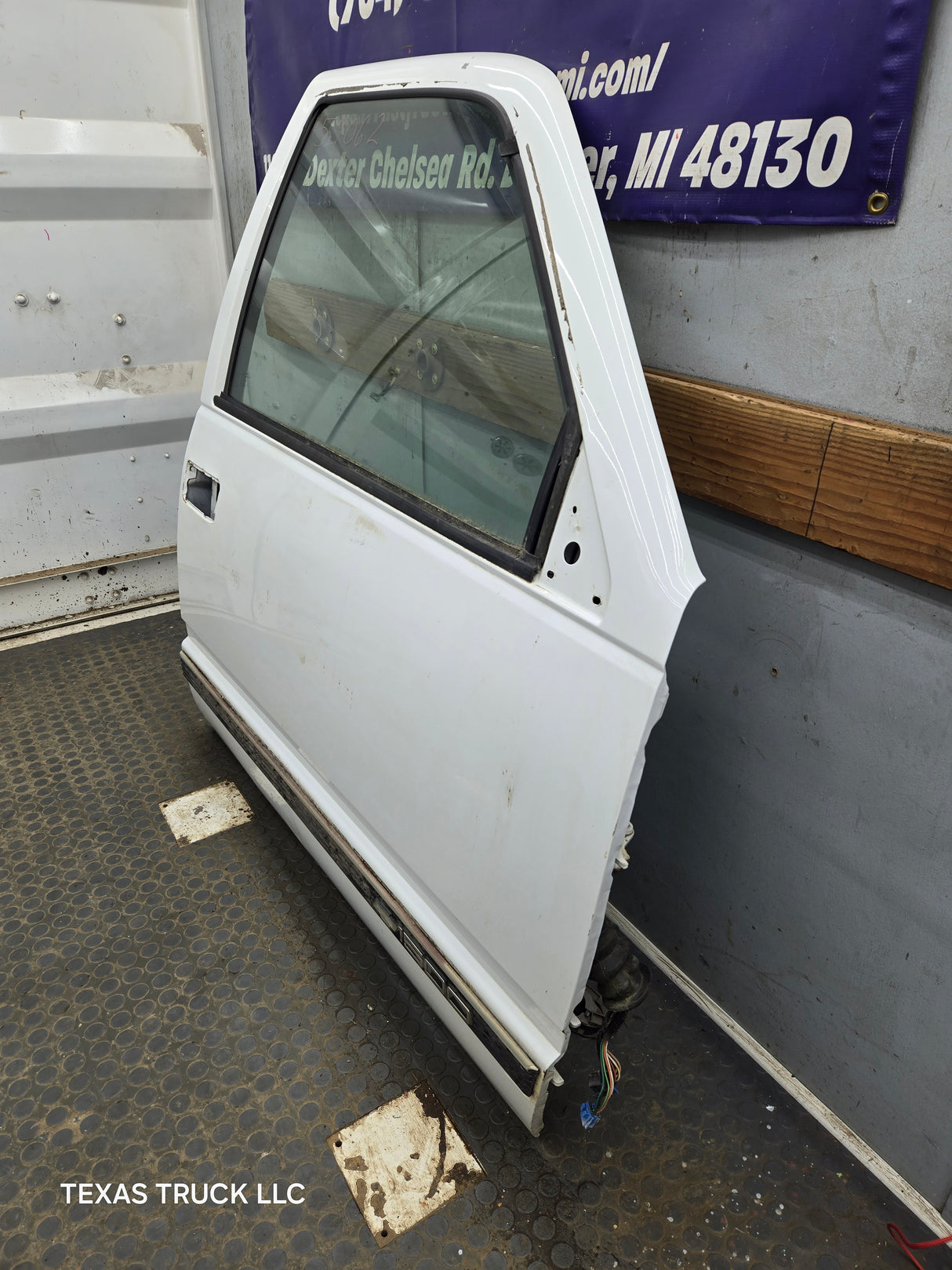 1988-2000 Chevrolet Silverado Suburban GMC Sierra RH Front Passenger Door - Blue