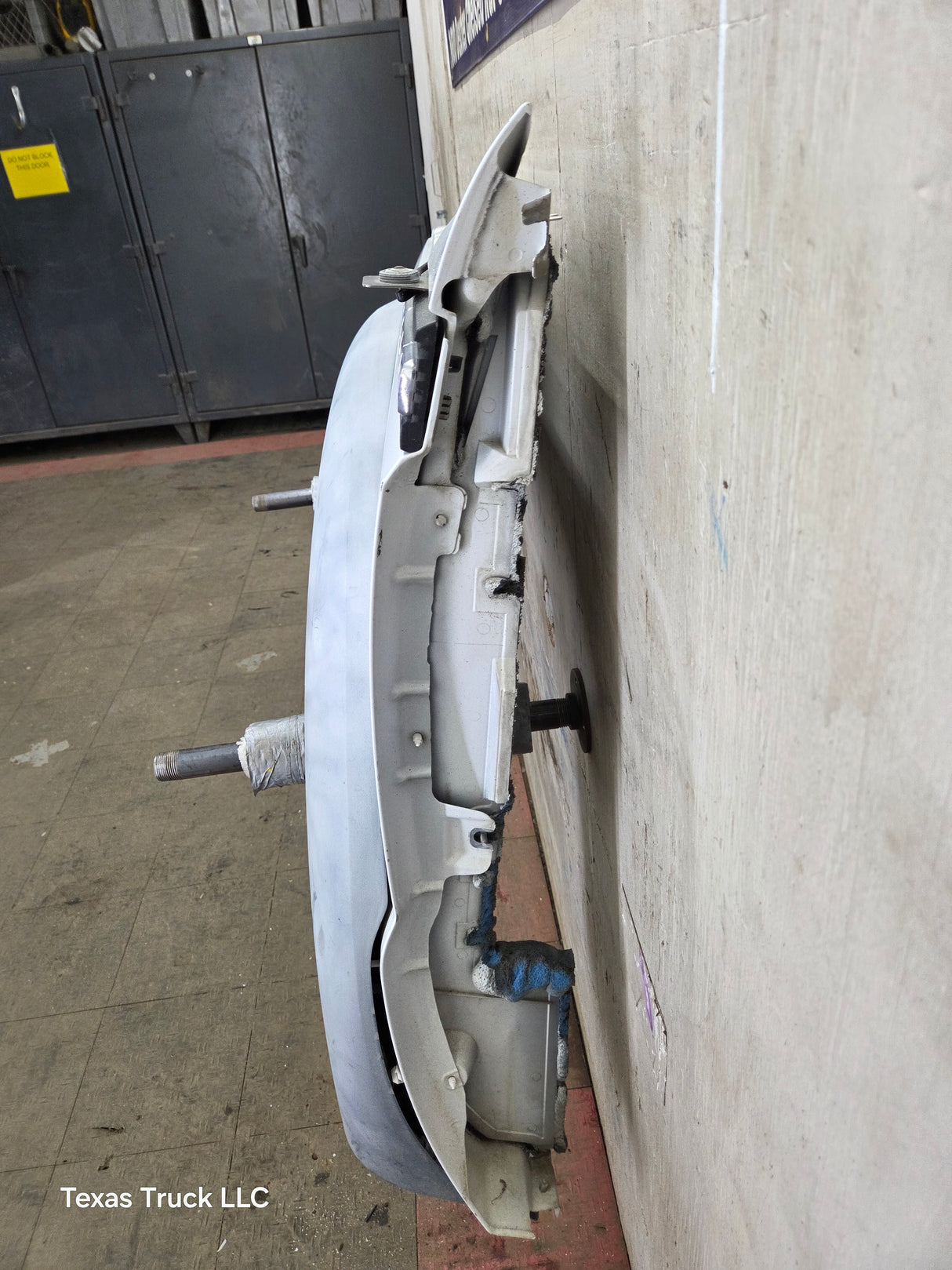 2011-2016 Ford Super Duty F450 F550 LH Driver Side Front Fender