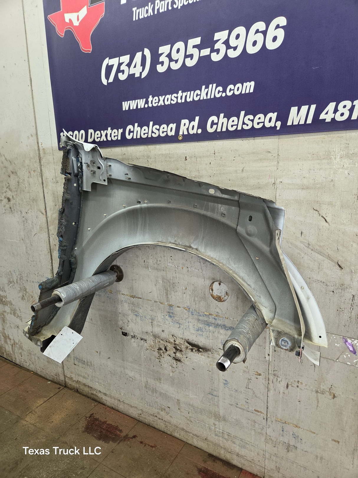 2011-2016 Ford Super Duty F450 F550 LH Driver Side Front Fender