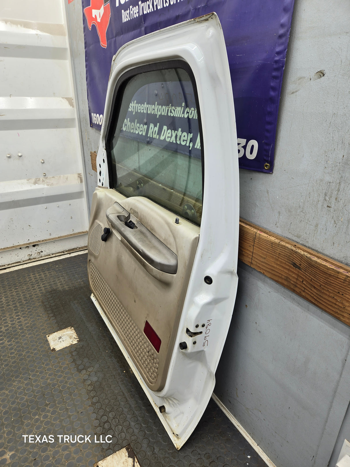 1999-2011 Ford Super Duty / Excursion Front Passenger RH Door F250 F350 F450 F550