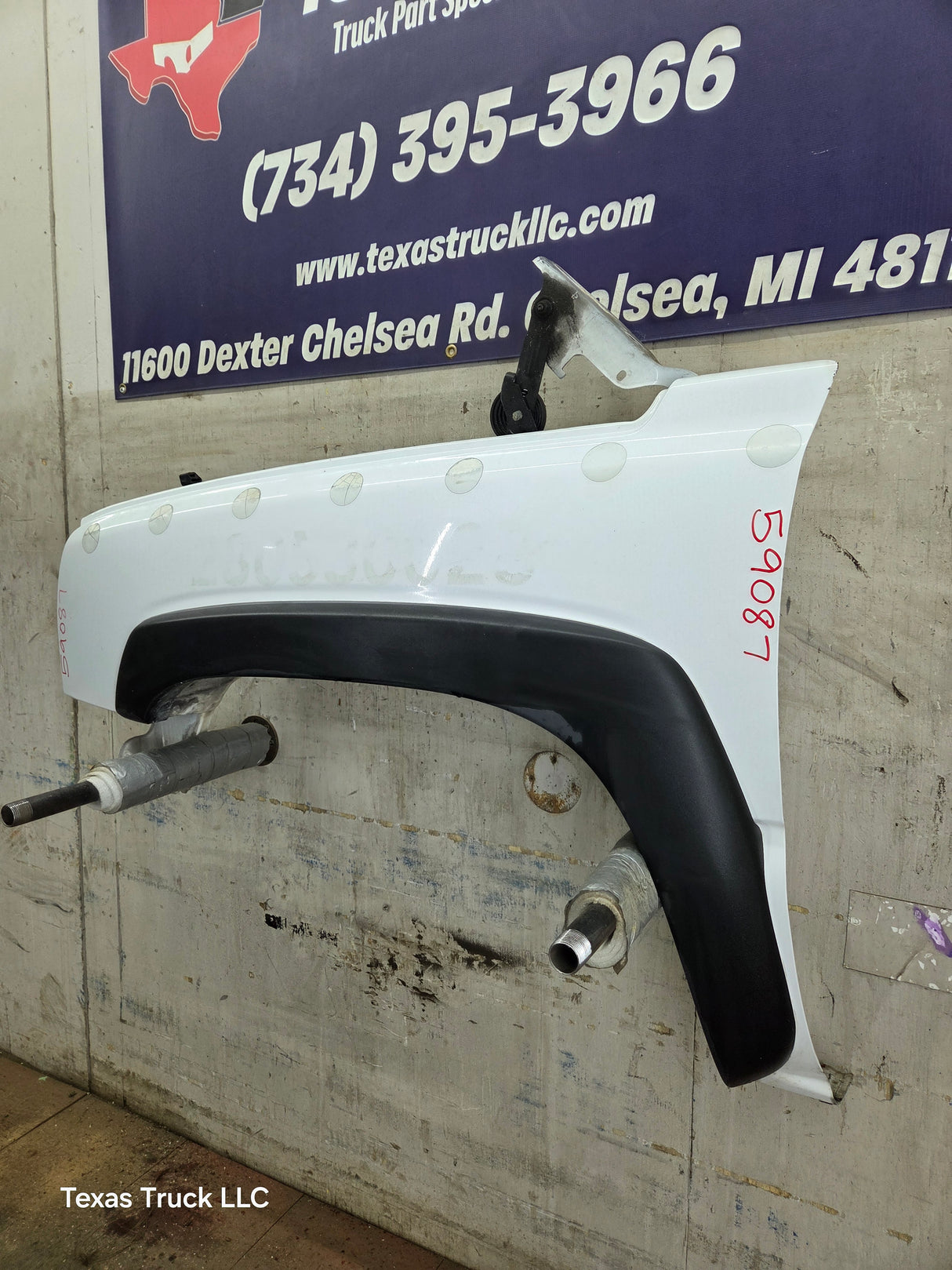 2003-2007 Chevrolet Silverado / Tahoe / Suburban 1500 2500 3500 HD LH Driver Side "Cateye" Front Fender - Summit White