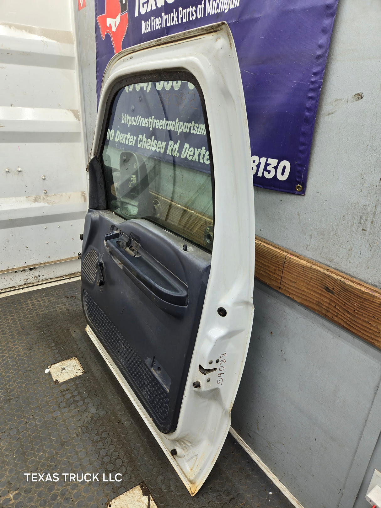 1999-2011 Ford Super Duty / Excursion Front Passenger RH Door F250 F350 F450 F550