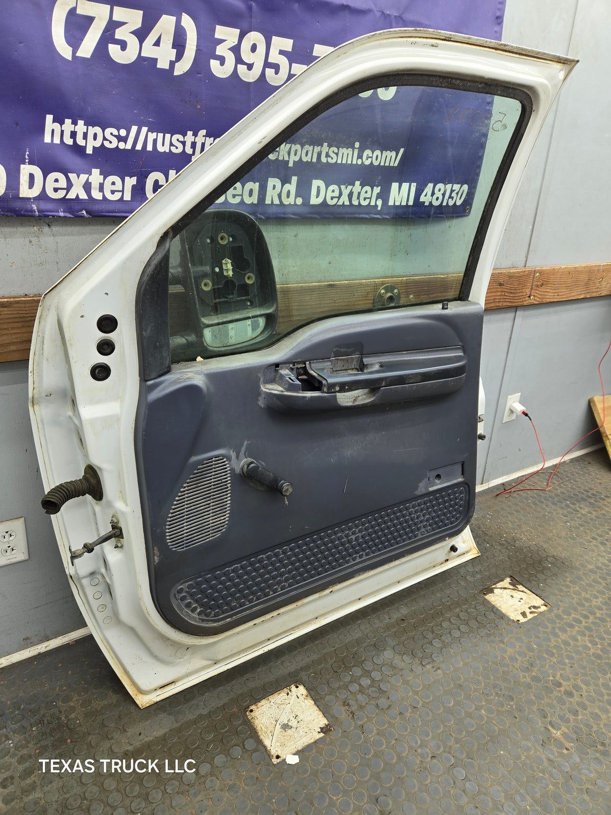 1999-2011 Ford Super Duty / Excursion Front Passenger RH Door F250 F350 F450 F550