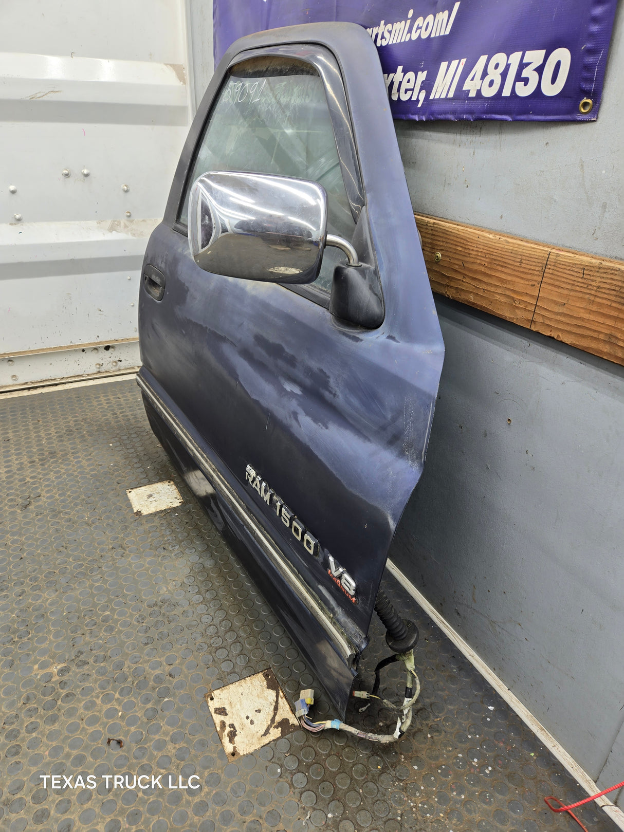 1994-2002 Dodge Ram 2nd Gen RH Passenger Side Front Door Regular Cab / 2 Door Ext Cab 1500 2500 3500 ROUND CORNER