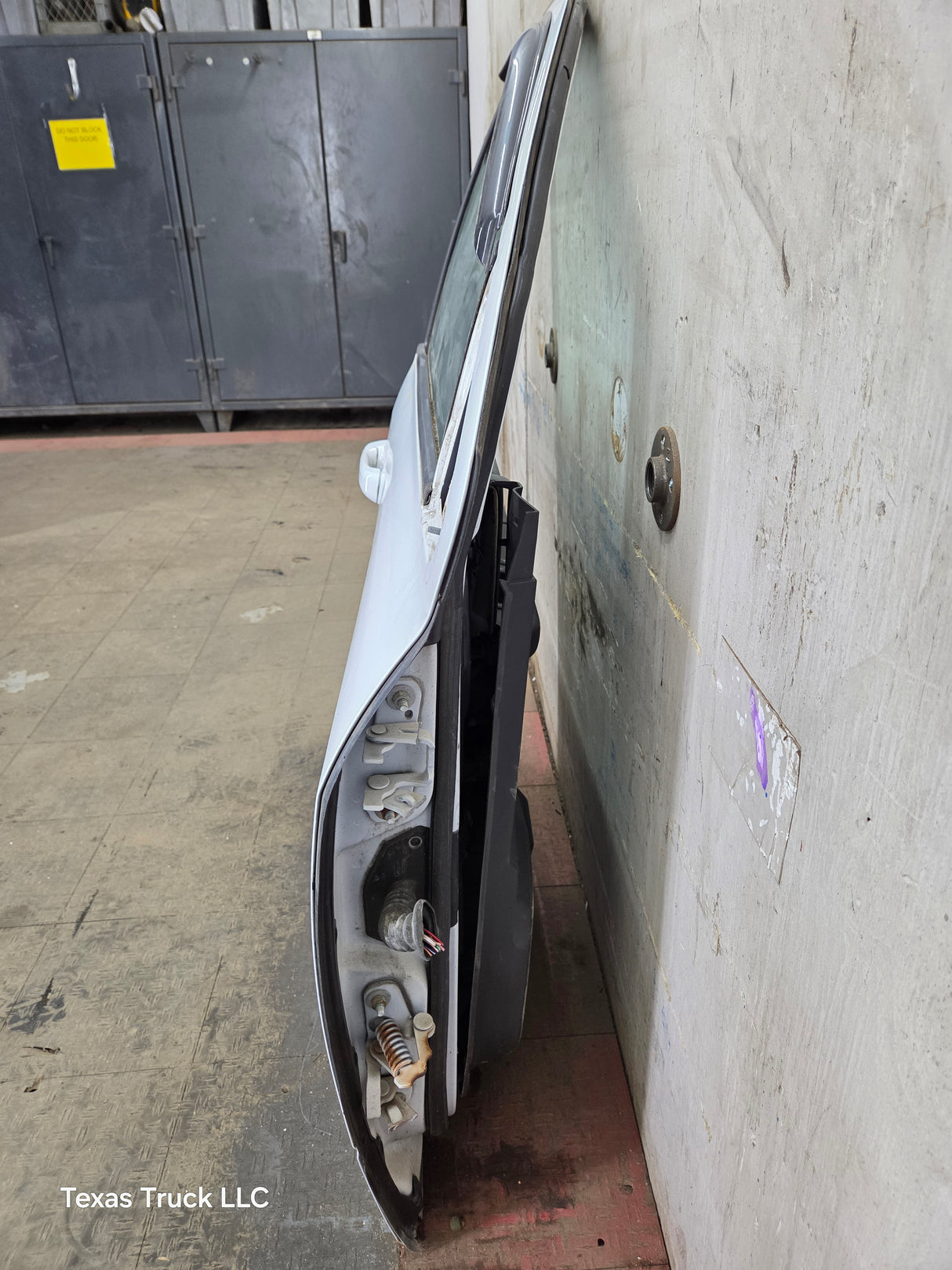 2009-2018 Dodge Ram 4th Gen Passenger Side RH Front Quad Crew Cab Door 1500 2500 3500 4500 5500