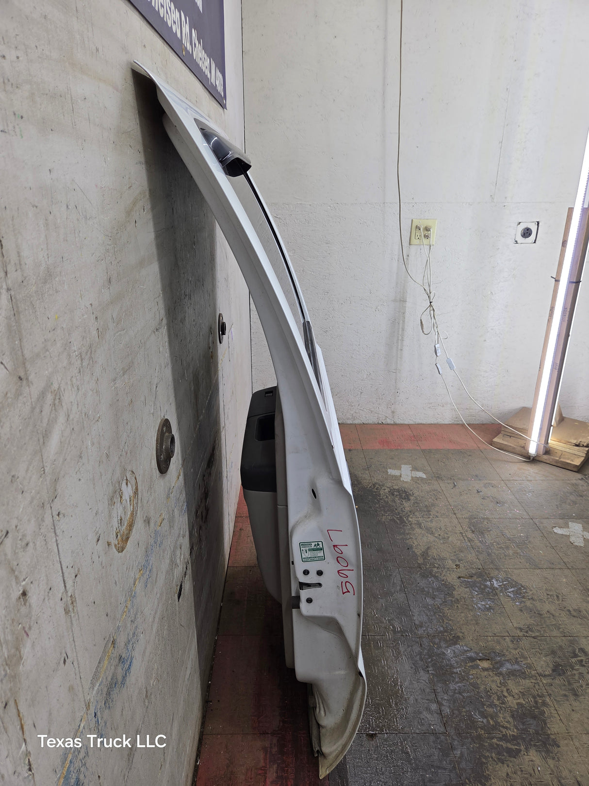 1999-2011 Ford Super Duty F250 F350 F450 F550 RH Crew Cab Passenger Side Rear Door