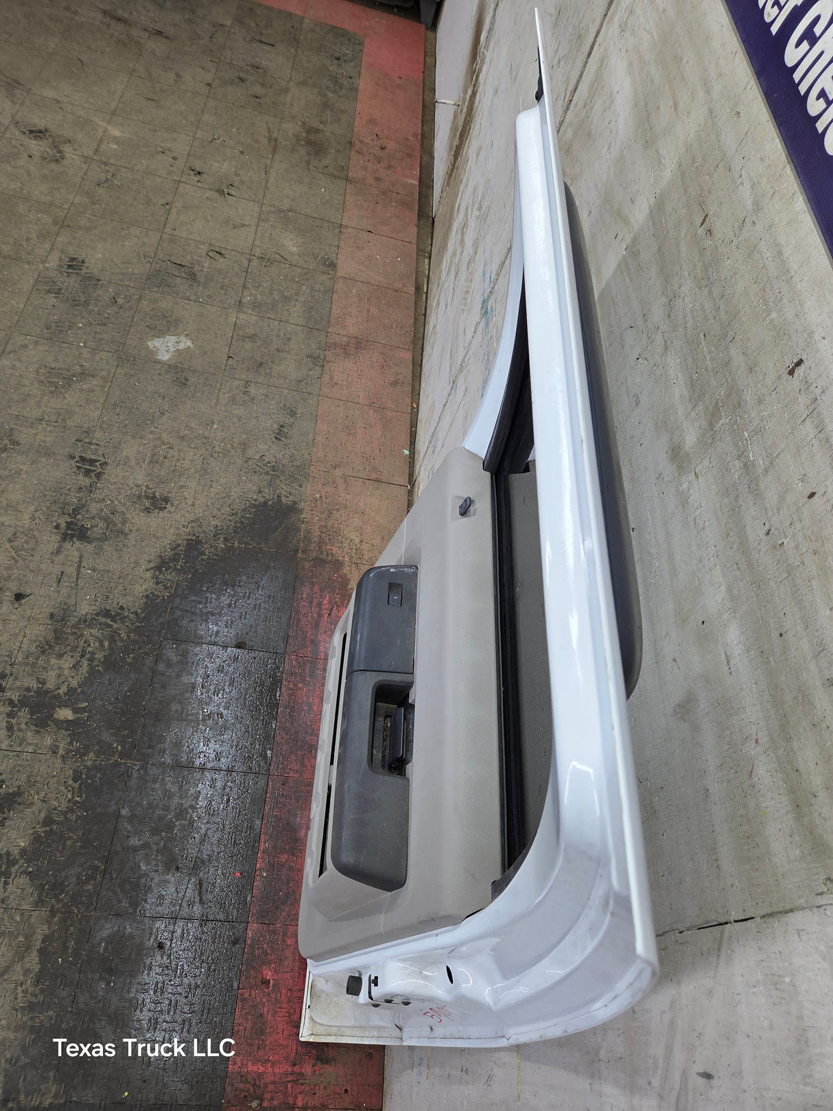 1999-2011 Ford Super Duty F250 F350 F450 F550 RH Crew Cab Passenger Side Rear Door