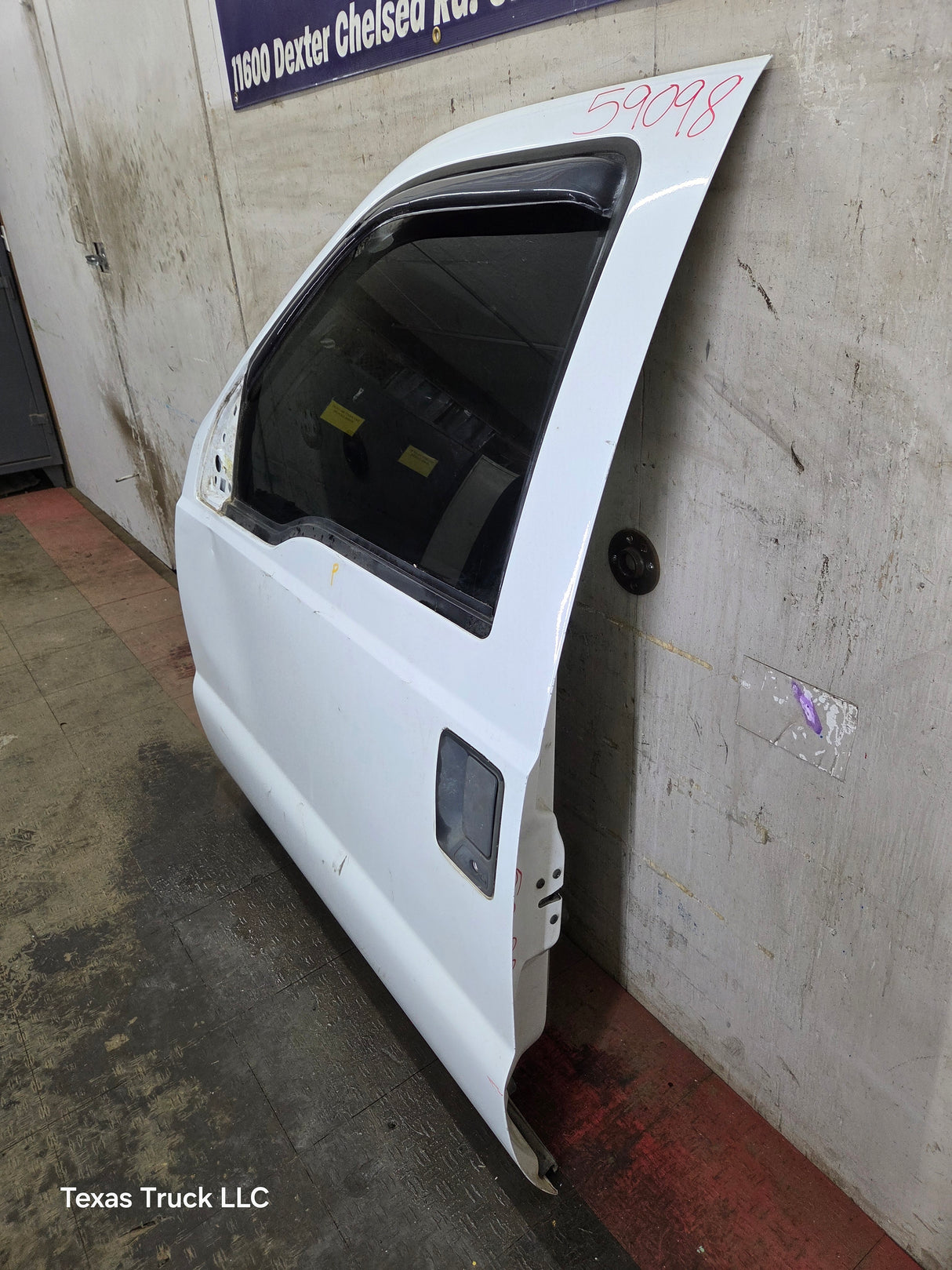 1999-2011 Ford Super Duty LH Driver Side Front Door F250 F350 F450 F550