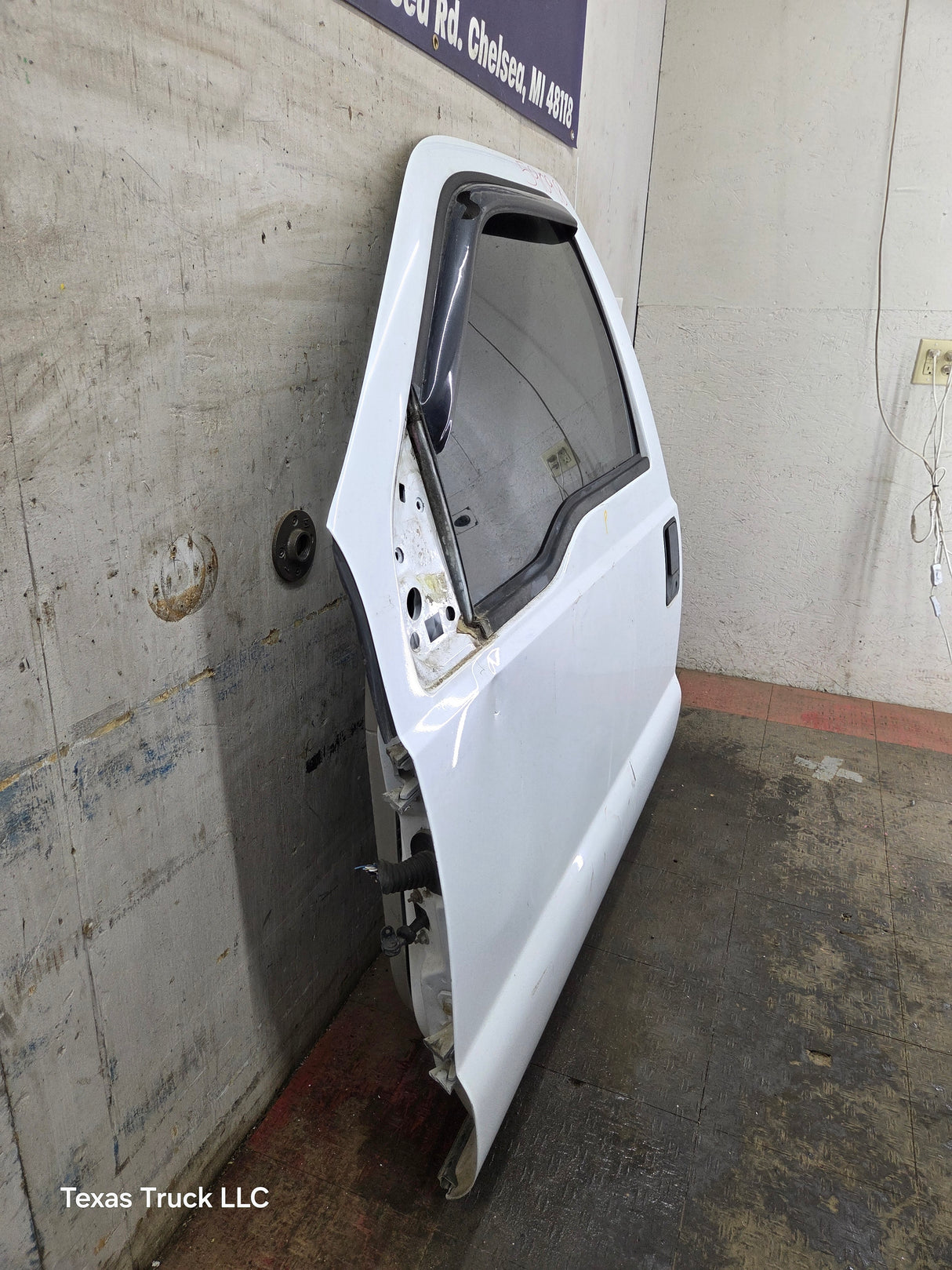 1999-2011 Ford Super Duty LH Driver Side Front Door F250 F350 F450 F550