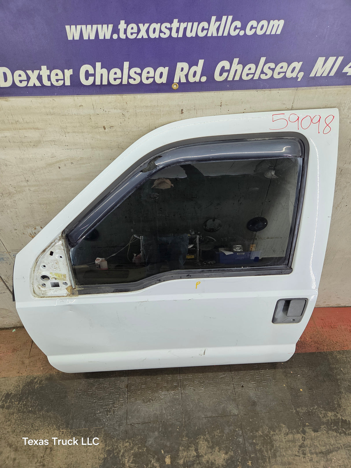 1999-2011 Ford Super Duty LH Driver Side Front Door F250 F350 F450 F550
