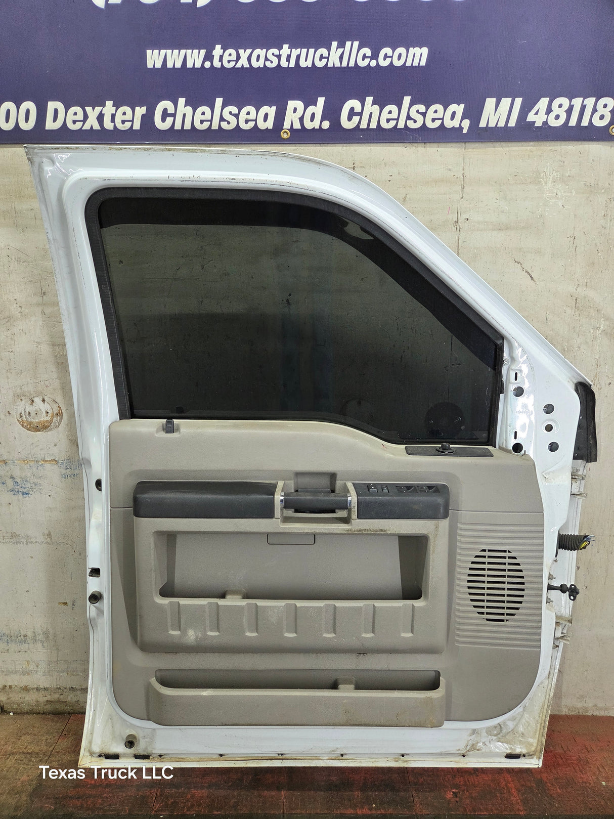 1999-2011 Ford Super Duty LH Driver Side Front Door F250 F350 F450 F550