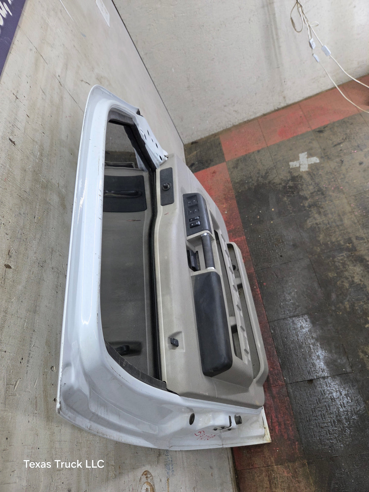 1999-2011 Ford Super Duty LH Driver Side Front Door F250 F350 F450 F550