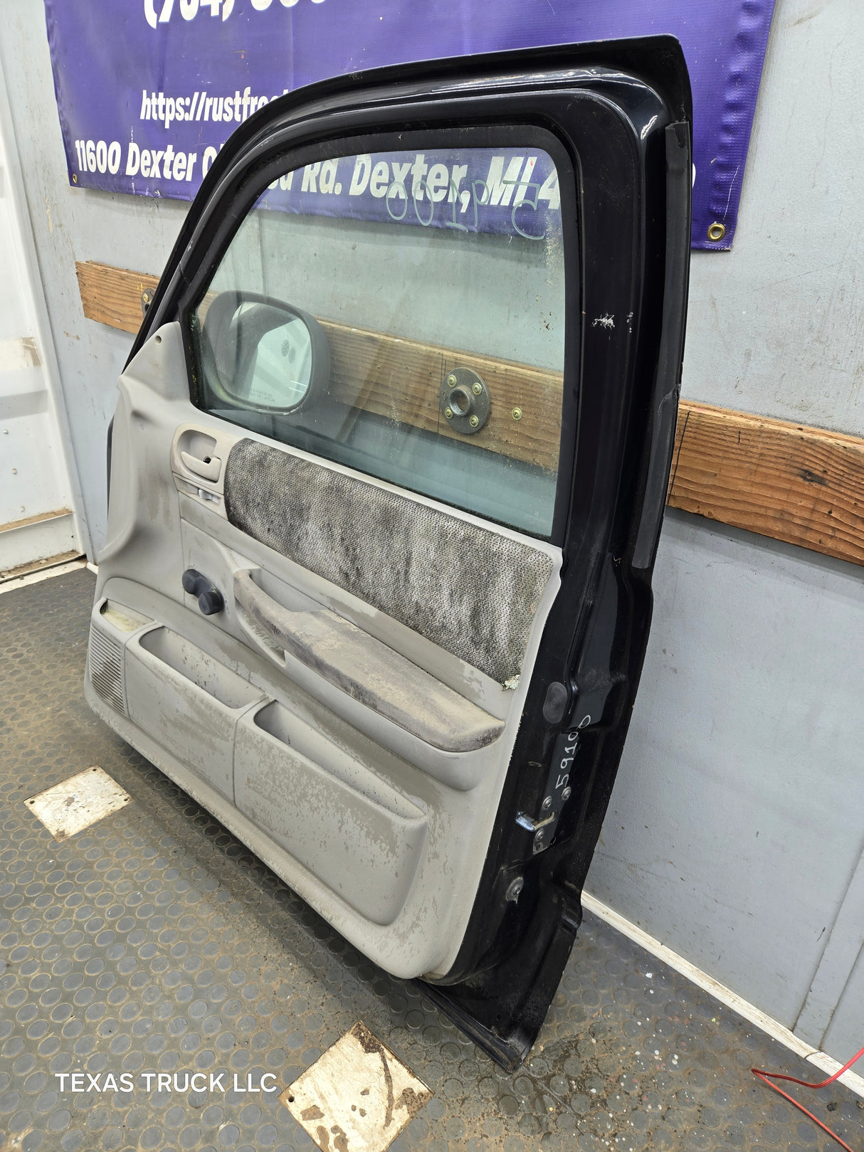 2001-2004 Dodge Dakota Passenger Side RH Front Door