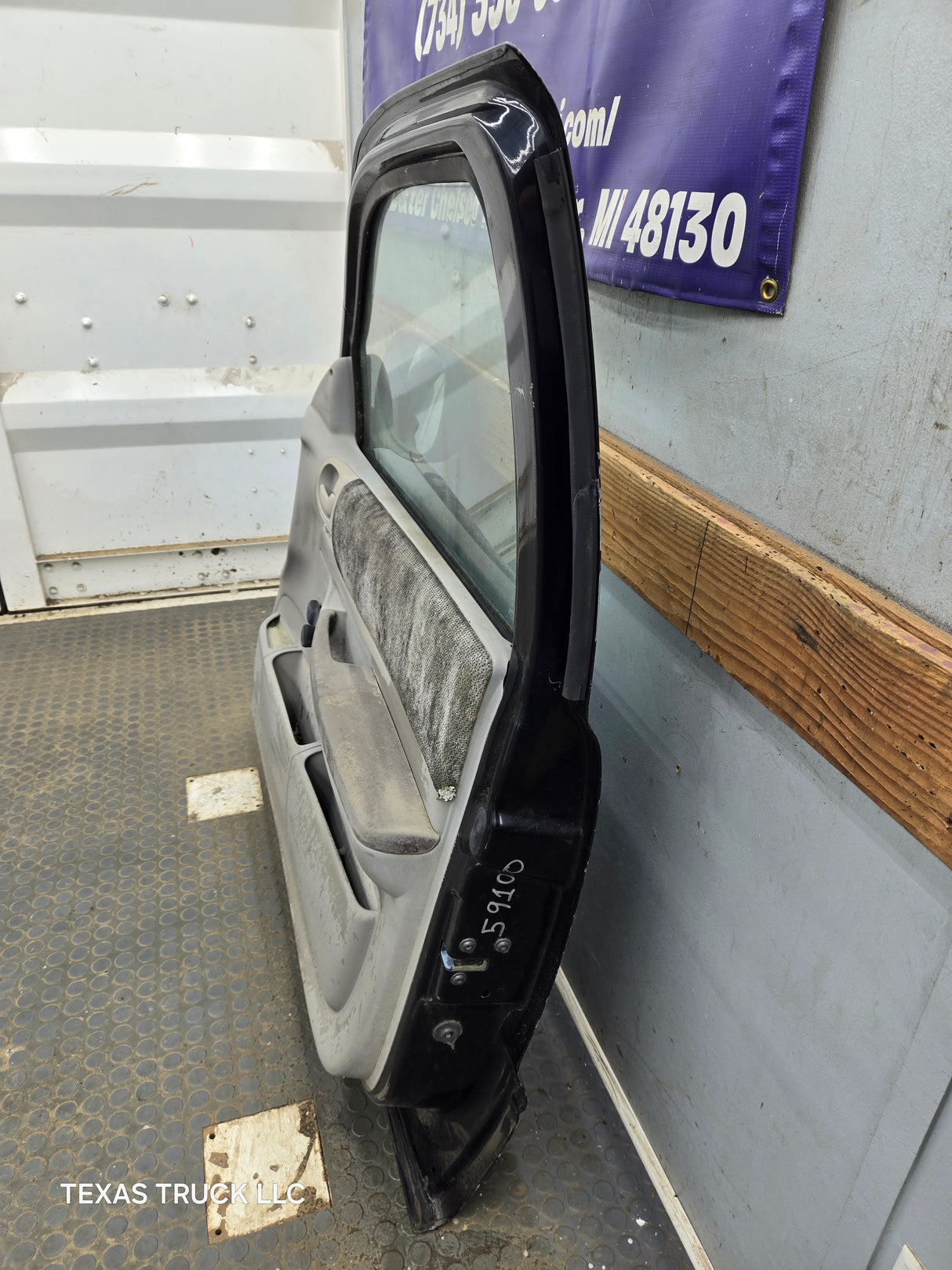 2001-2004 Dodge Dakota Passenger Side RH Front Door