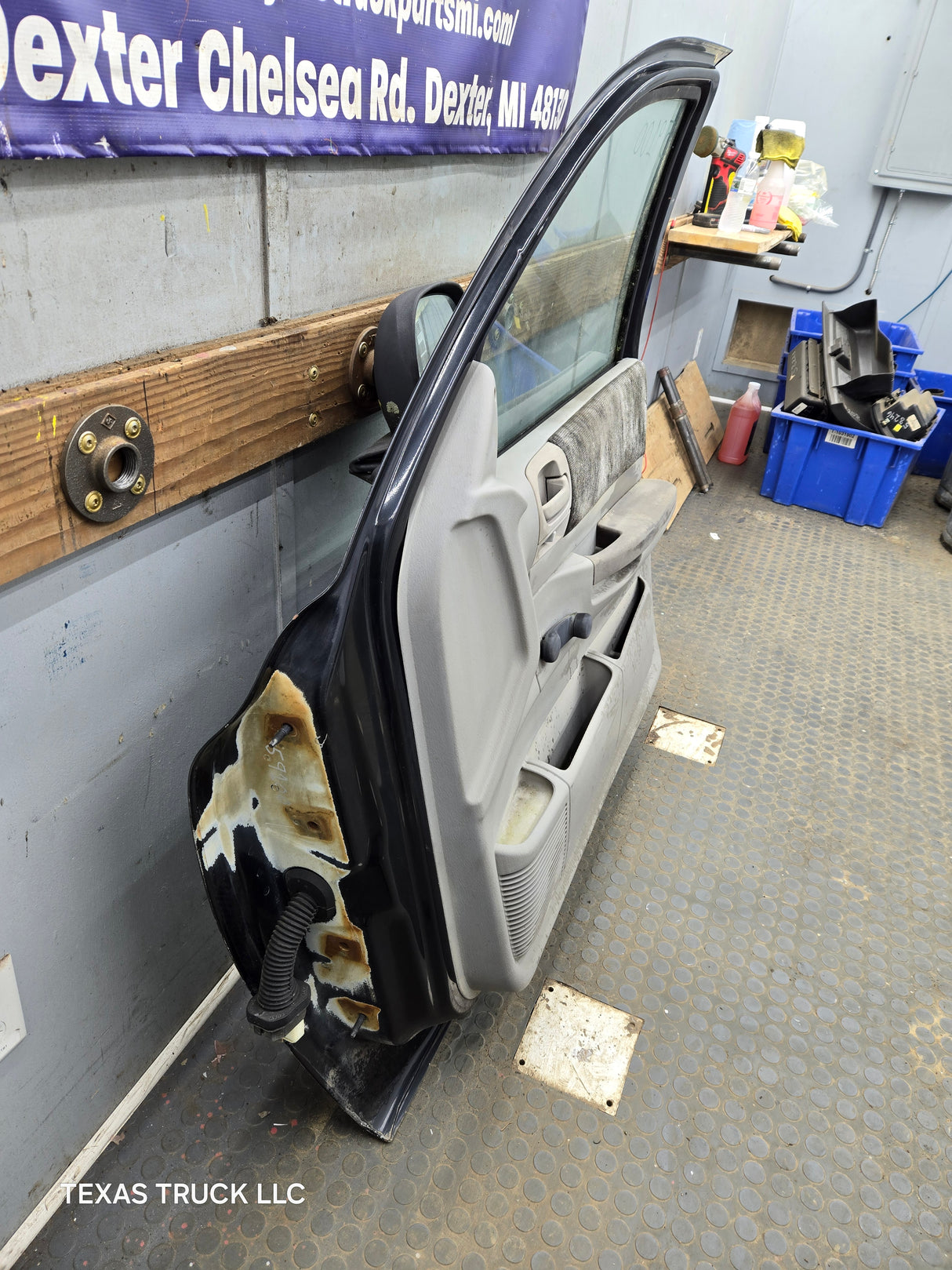 2001-2004 Dodge Dakota Passenger Side RH Front Door