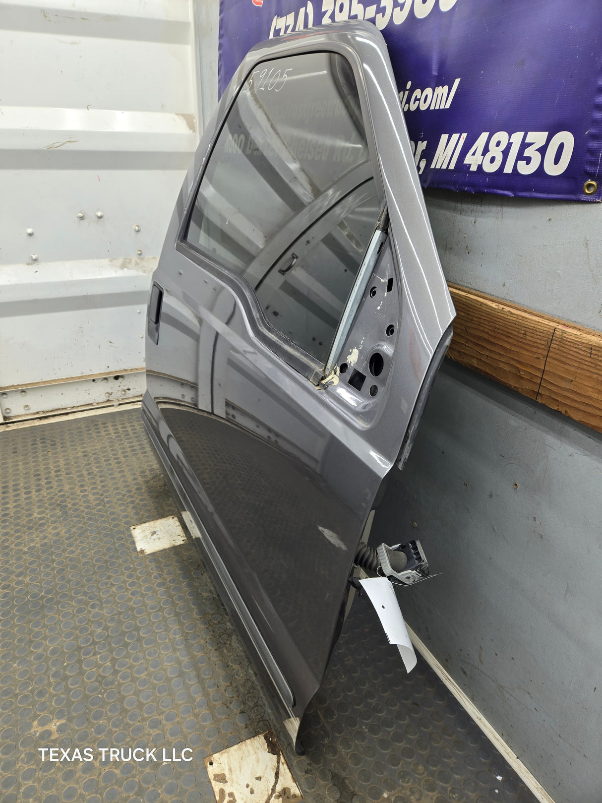 1999-2011 Ford Super Duty / Excursion Front Passenger RH Door F250 F350 F450 F550