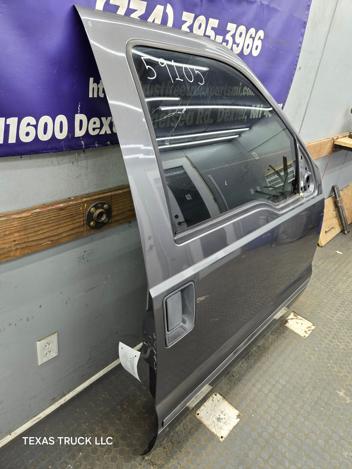 1999-2011 Ford Super Duty / Excursion Front Passenger RH Door F250 F350 F450 F550