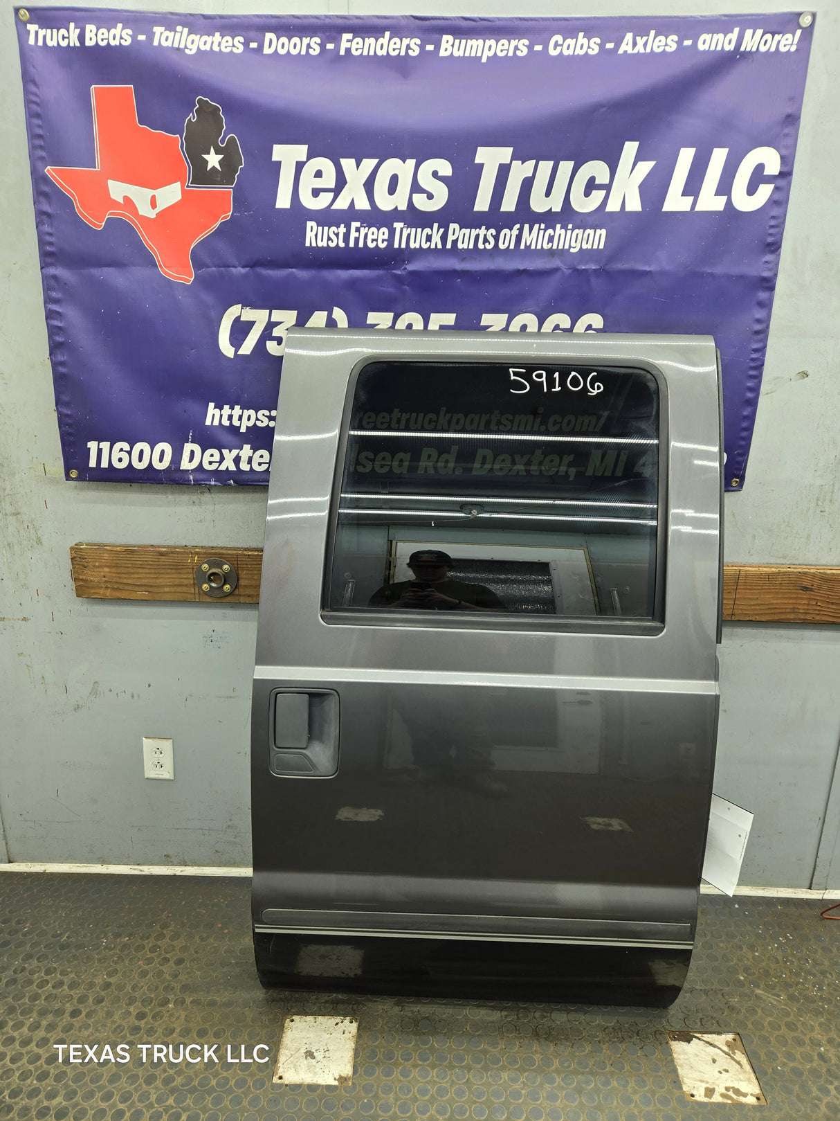 1999-2011 Ford Super Duty F250 F350 F450 F550 RH Crew Cab Passenger Side Rear Door