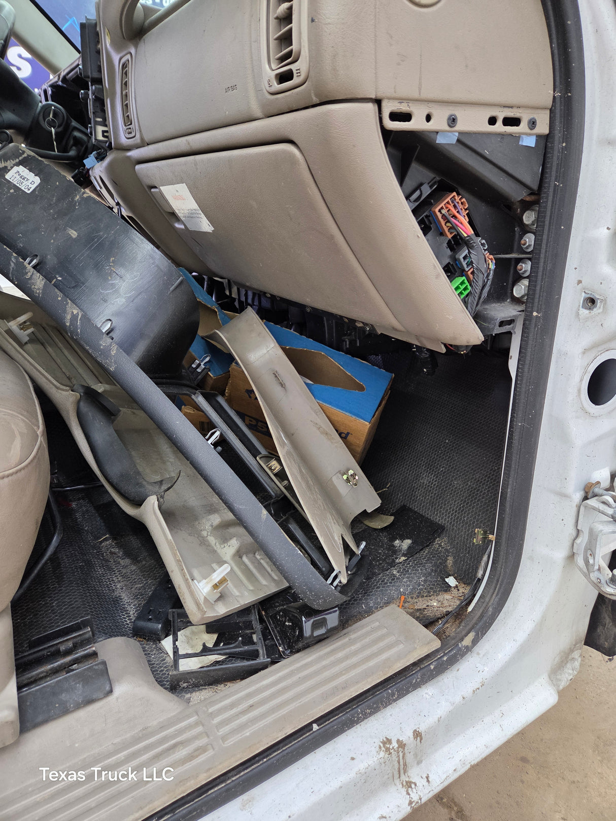 1999-2007 Chevrolet Silverado / GMC Sierra 1500 2500 HD 3500HD Regular Cab Body