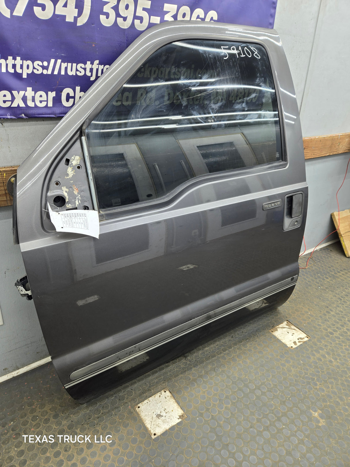 1999-2011 Ford Super Duty LH Driver Side Front Door F250 F350 F450 F550