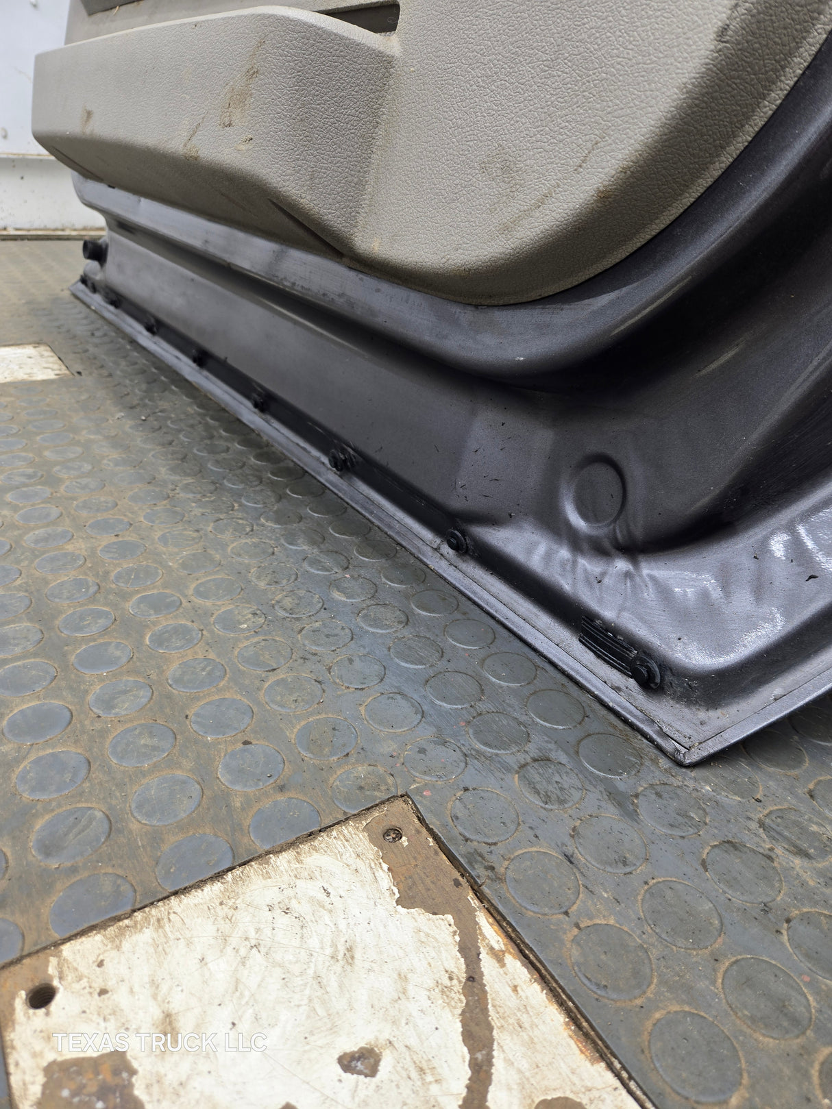 1999-2011 Ford Super Duty LH Driver Side Front Door F250 F350 F450 F550