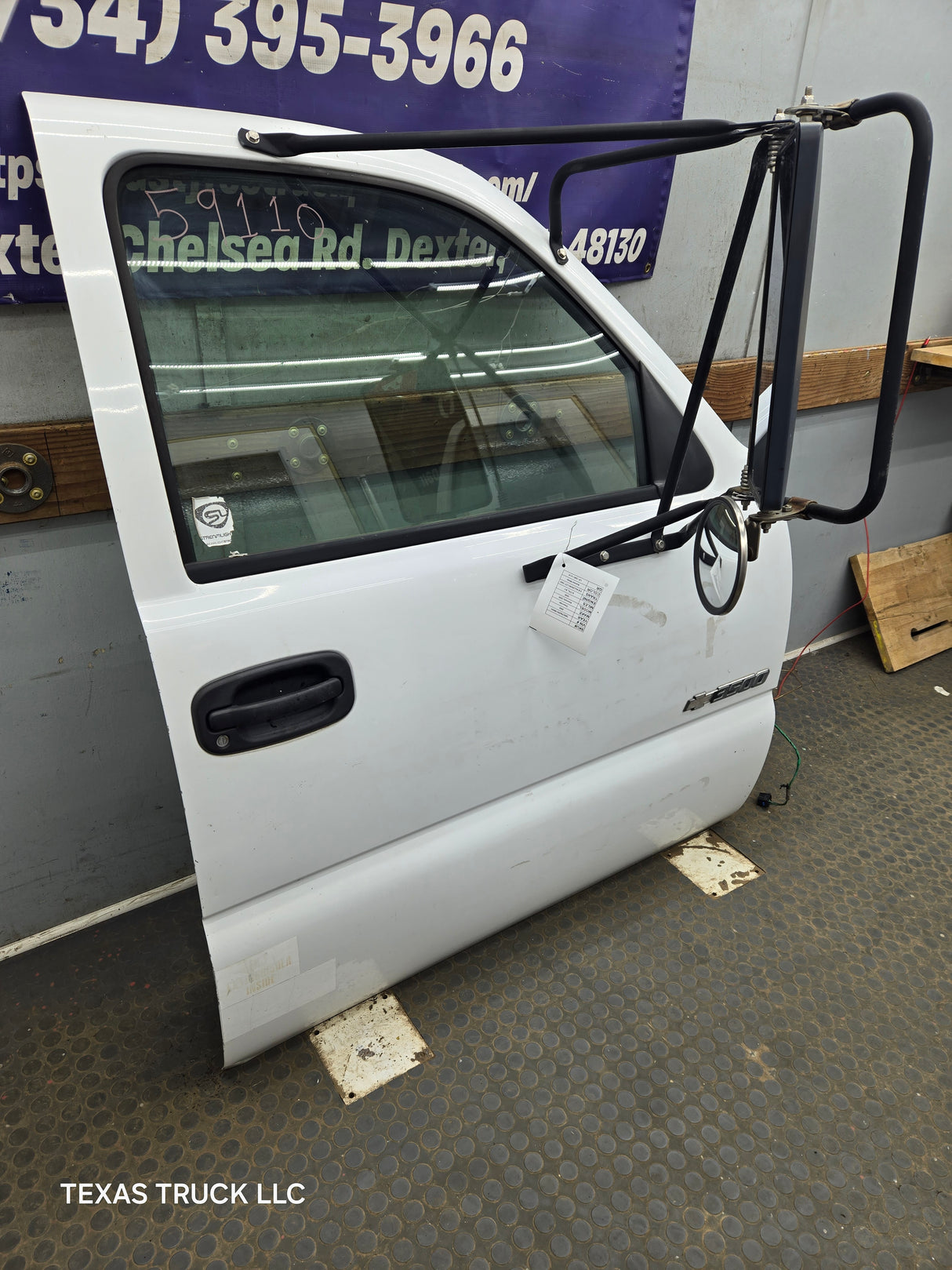 1999-2006 Chevrolet Silverado / GMC Sierra 1500 2500 3500 HD Front Passenger side Door RH