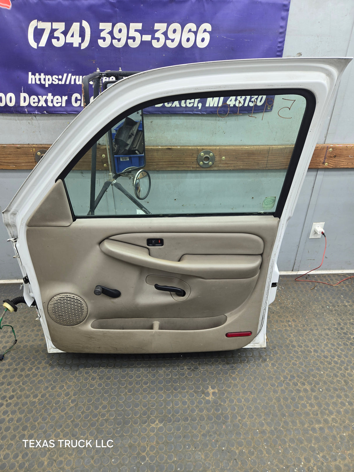 1999-2006 Chevrolet Silverado / GMC Sierra 1500 2500 3500 HD Front Passenger side Door RH