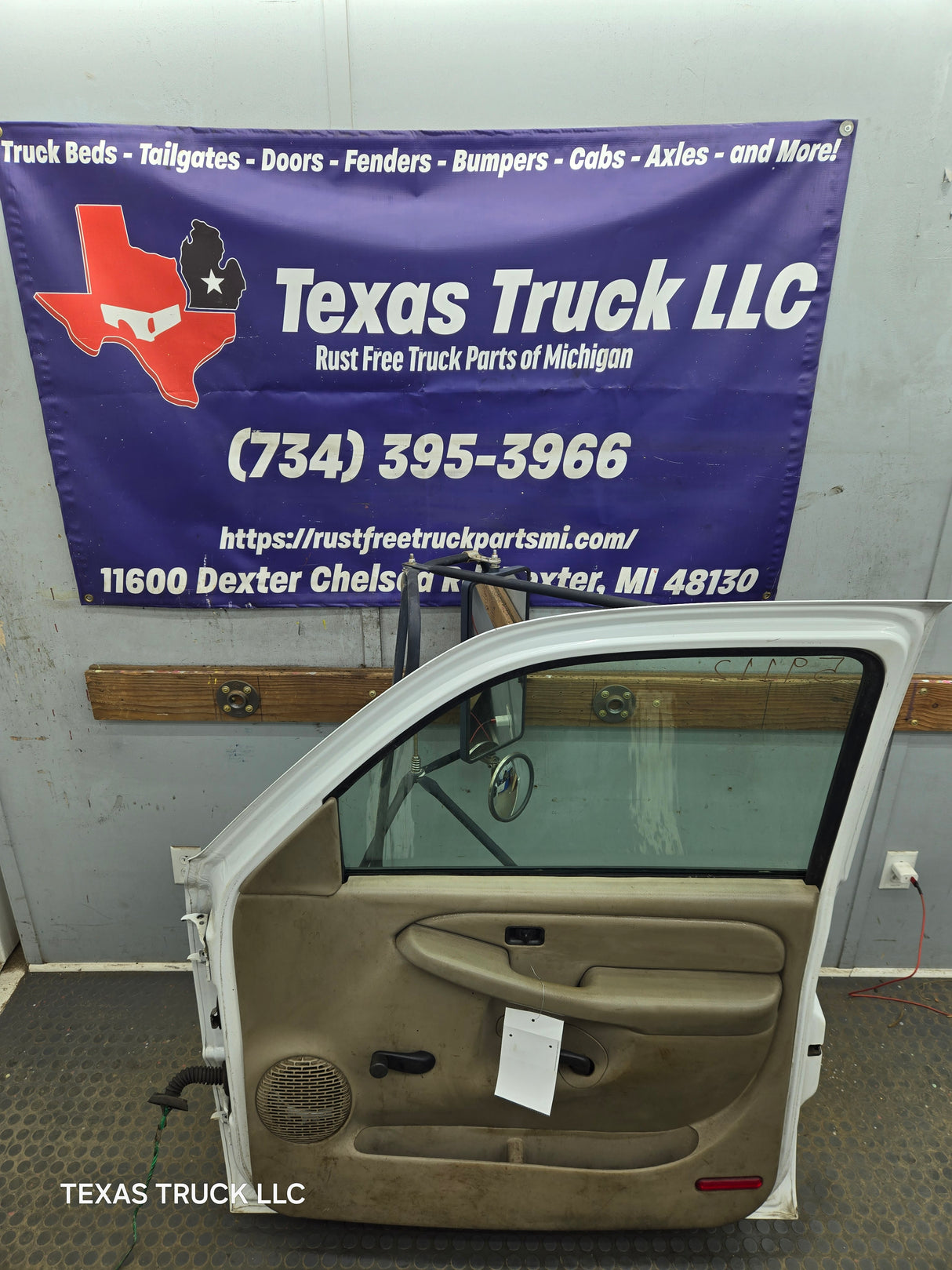 1999-2006 Chevrolet Silverado / GMC Sierra 1500 2500 3500 HD Front Passenger side Door RH