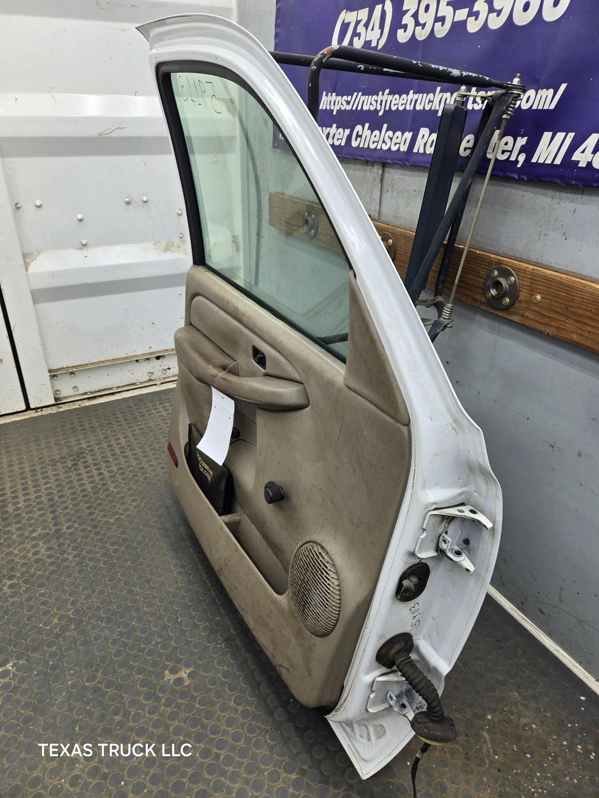 1999-2006 Chevrolet Silverado / GMC Sierra 1500 2500 3500 HD Front Driver Side Door LH