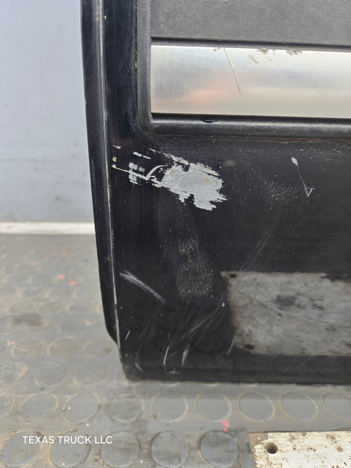 1999-2007 Chevrolet Silverado / GMC Sierra 1500 2500 3500 HD Rear Driver side LH Crew Cab rear door