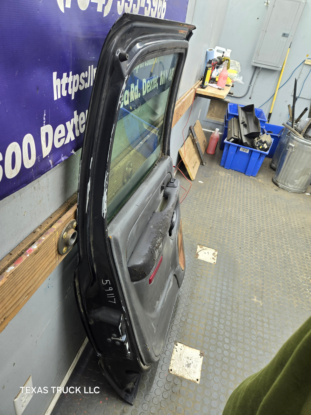 1999-2007 Chevrolet Silverado / GMC Sierra 1500 2500 3500 HD Rear Driver side LH Crew Cab rear door