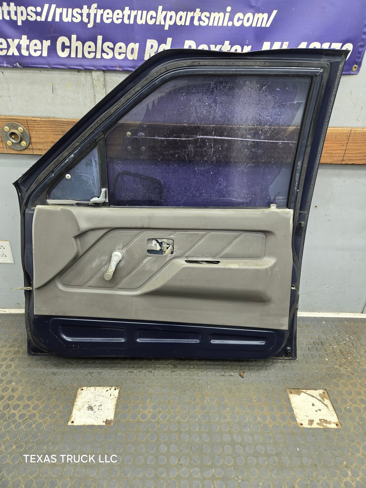 1988-1996 Isuzu Pickup RH Passenger Side Front Door