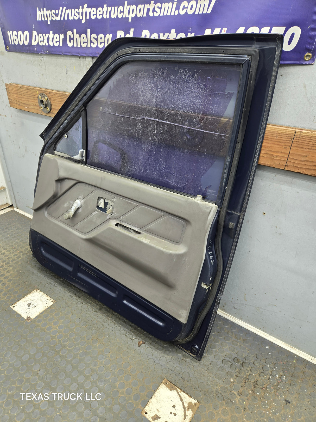 1988-1996 Isuzu Pickup RH Passenger Side Front Door