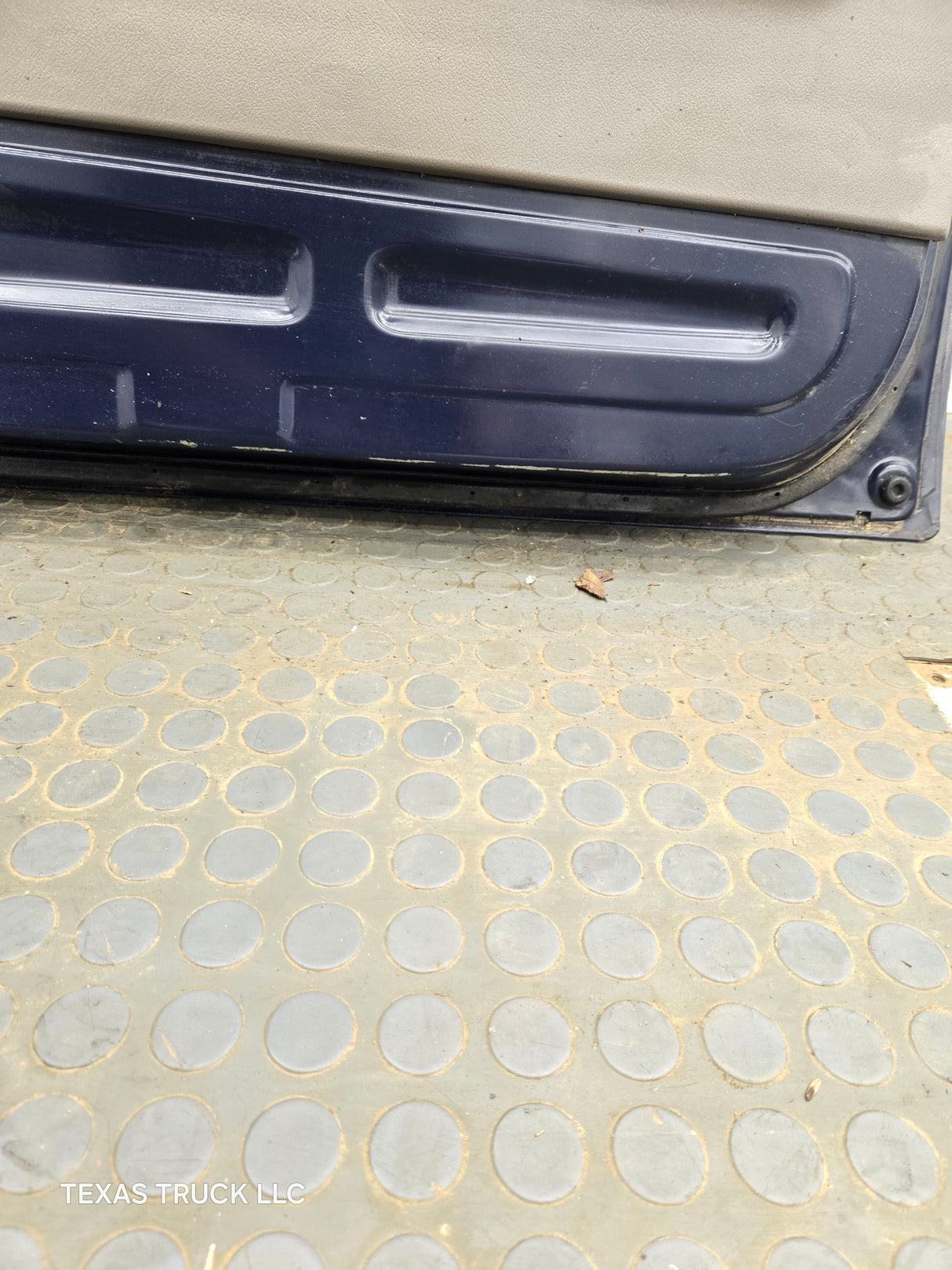 1988-1996 Isuzu Pickup RH Passenger Side Front Door