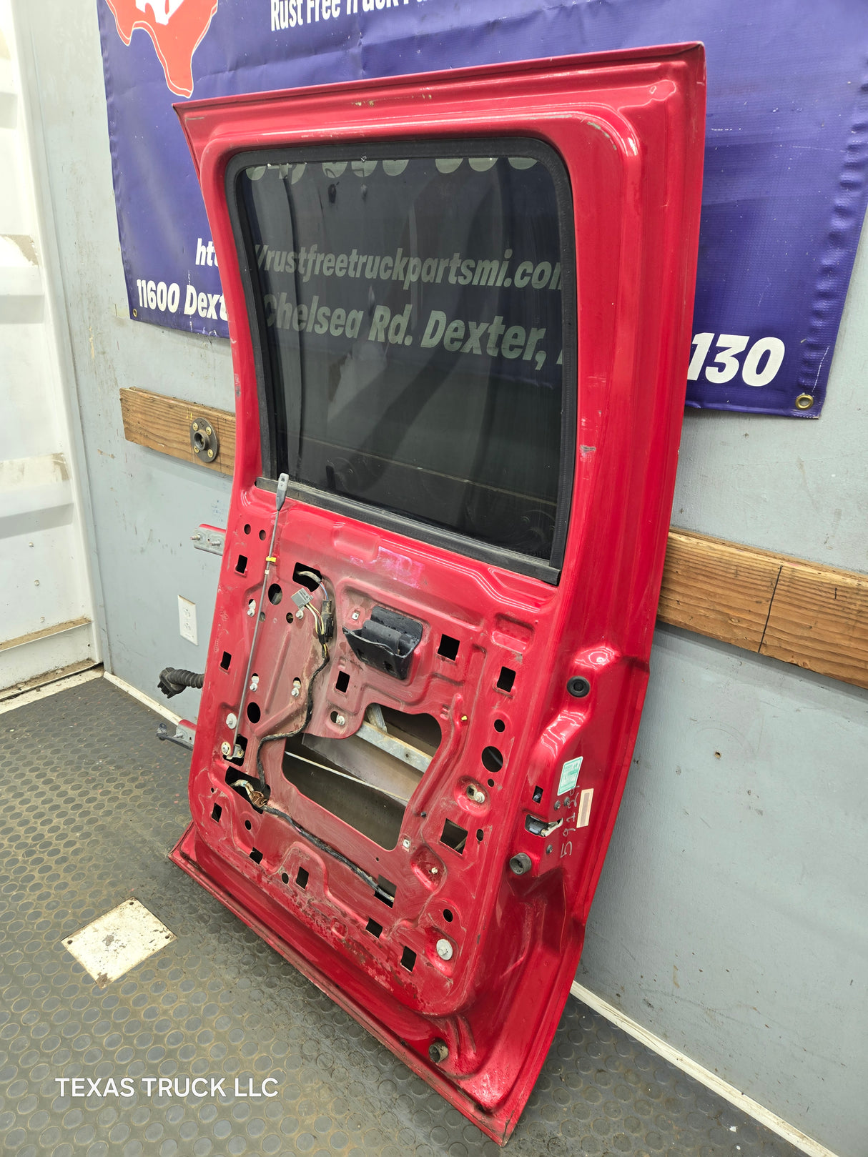 1999-2011 Ford Super Duty F250 F350 F450 F550 RH Crew Cab Passenger Side Rear Door