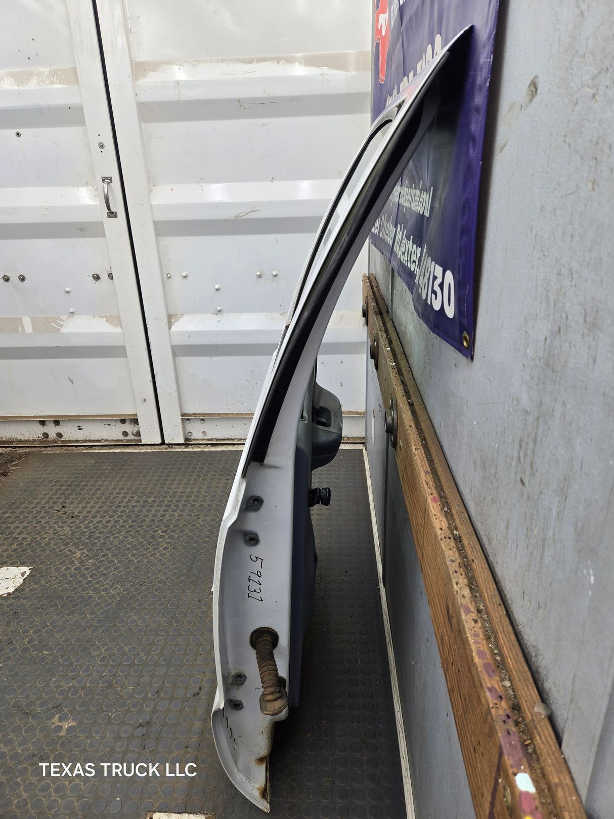 1999-2011 Ford Super Duty F250 F350 F450 F550 RH Crew Cab Passenger Side Rear Door
