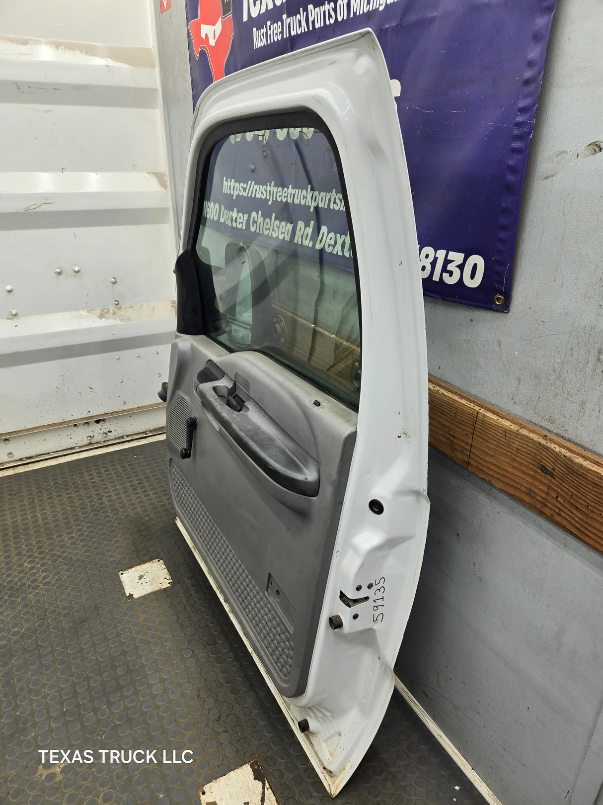1999-2011 Ford Super Duty / Excursion Front Passenger RH Door F250 F350 F450 F550
